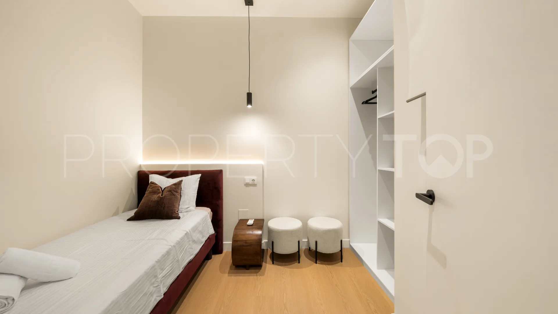 For sale Malaga building with 6 bedrooms