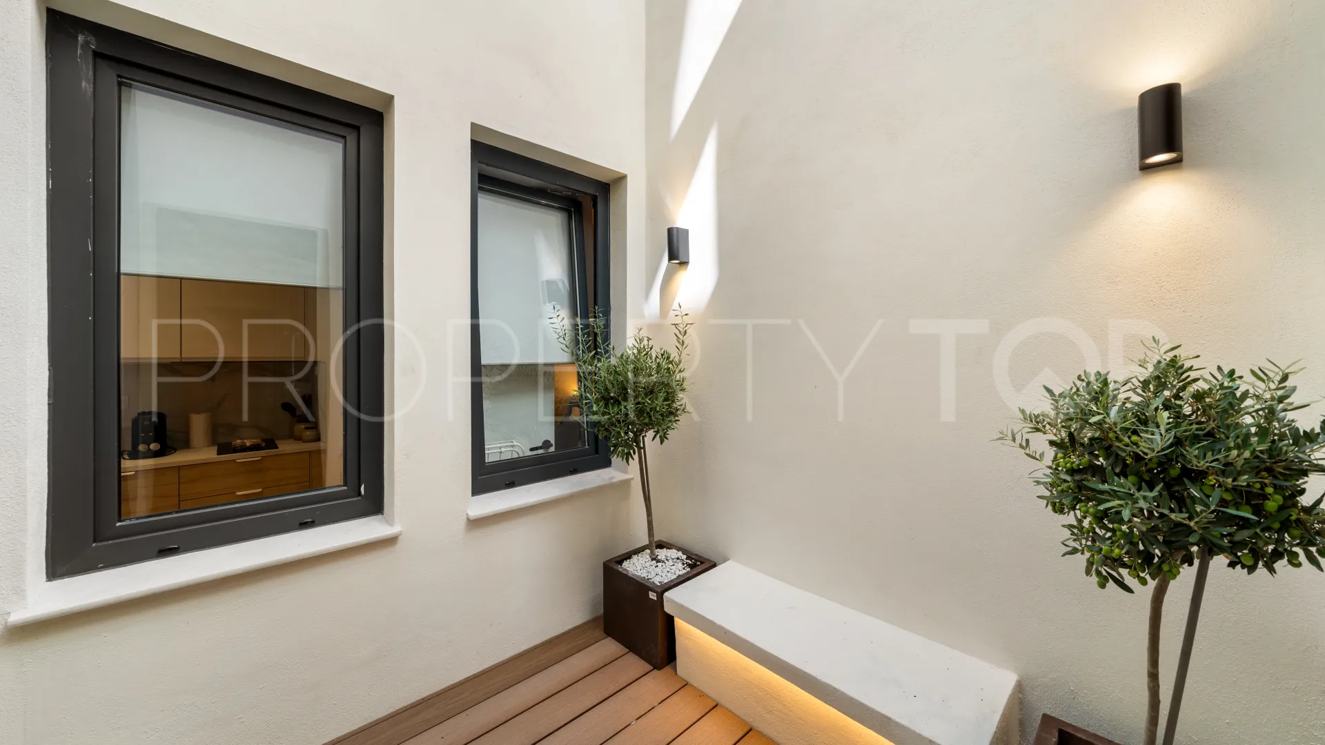 For sale Malaga building with 6 bedrooms