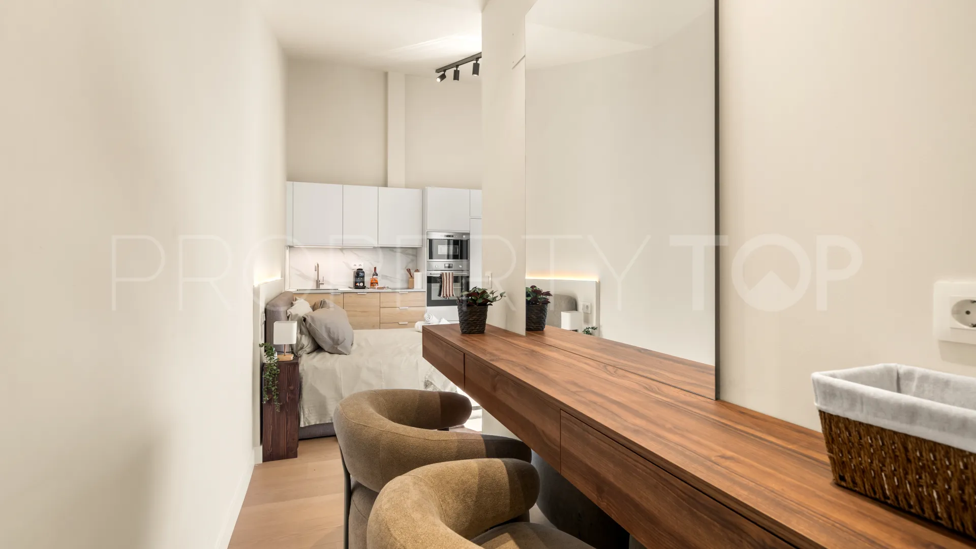 For sale Malaga building with 6 bedrooms
