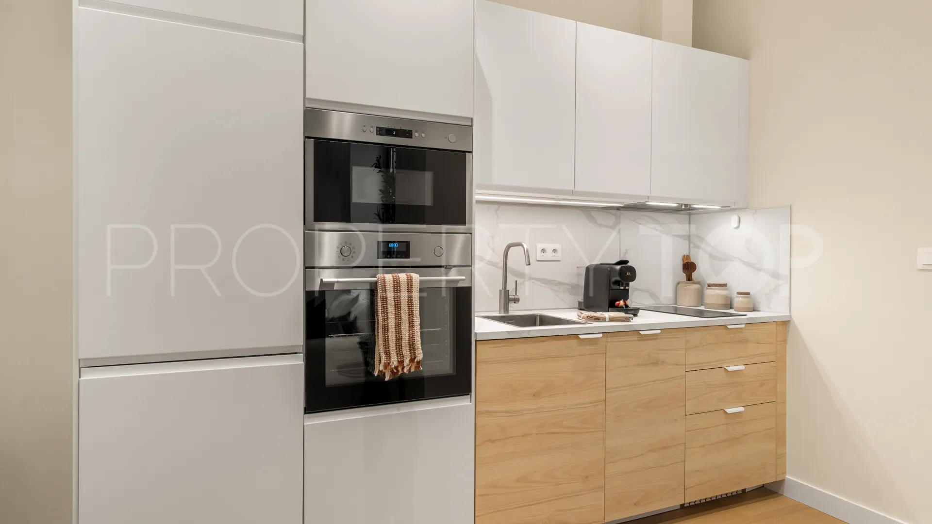 For sale Malaga building with 6 bedrooms