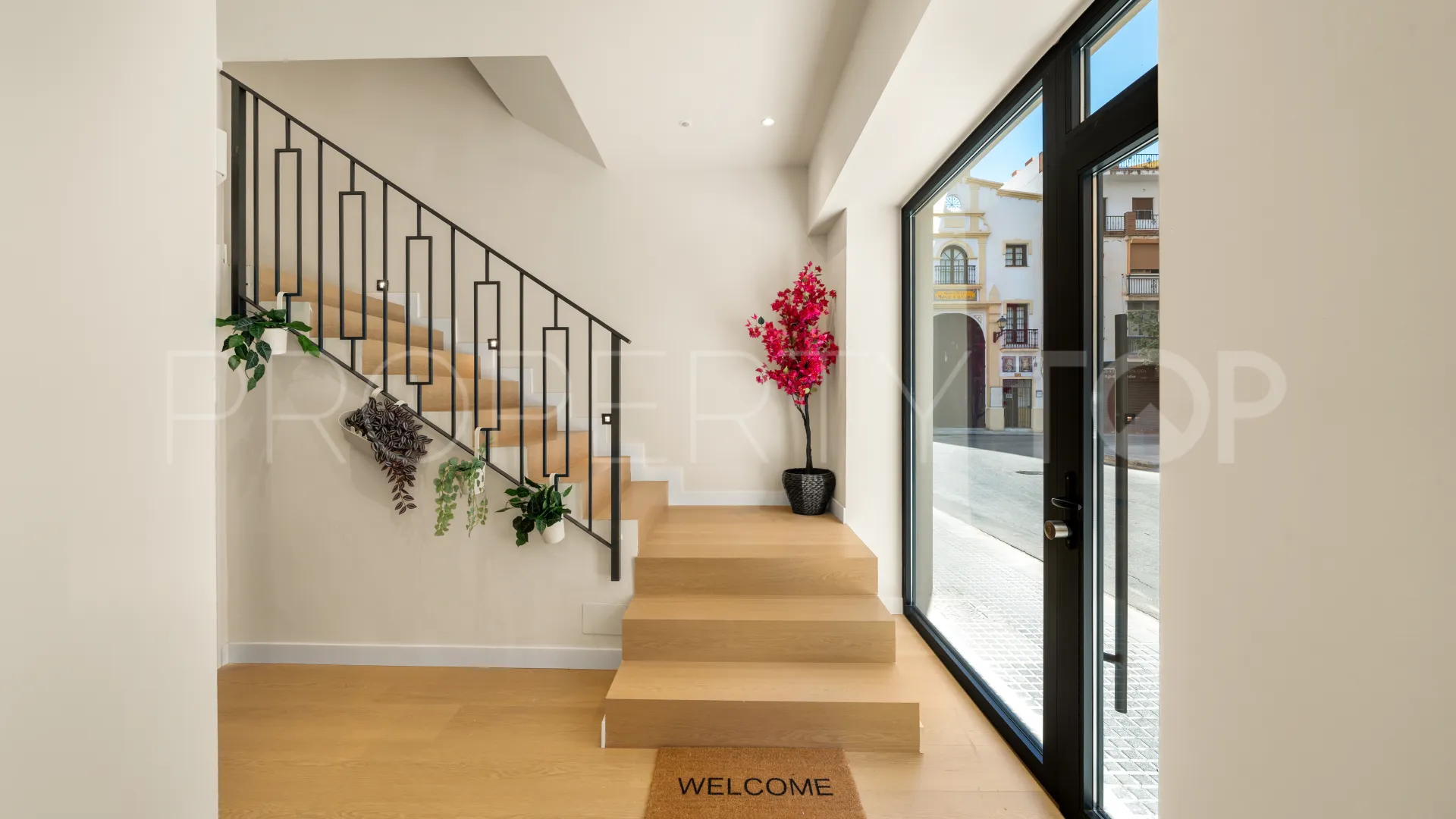 For sale Malaga building with 6 bedrooms