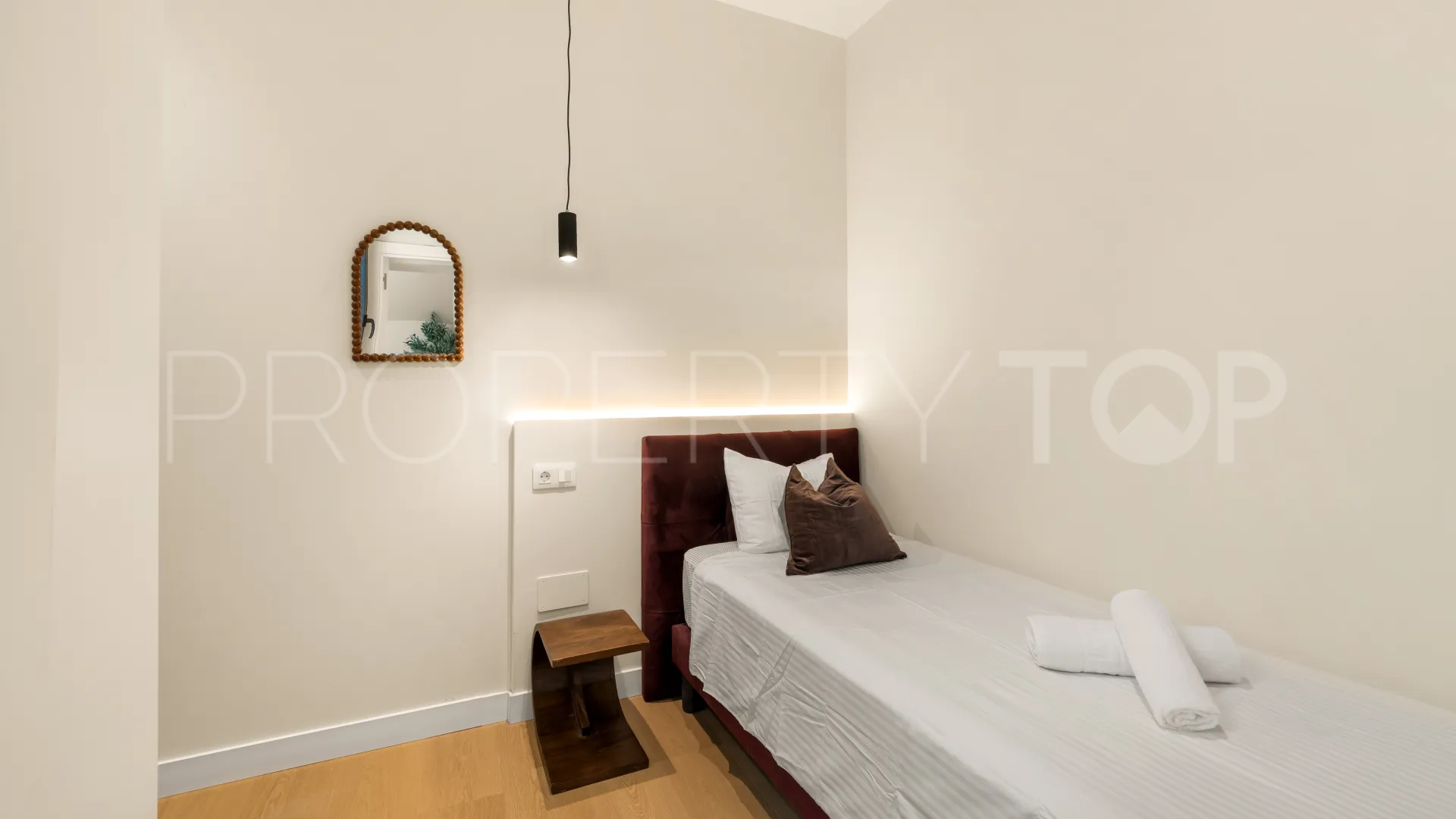 For sale Malaga building with 6 bedrooms