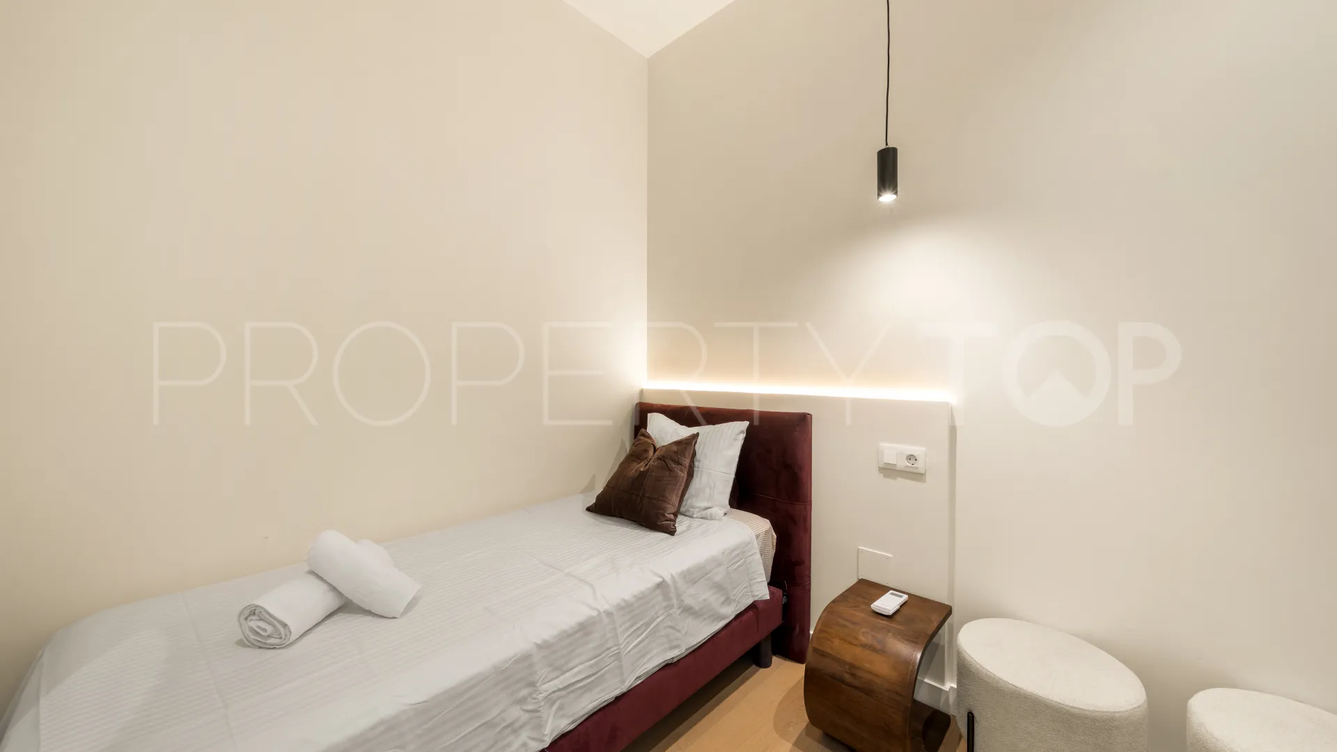 For sale Malaga building with 6 bedrooms