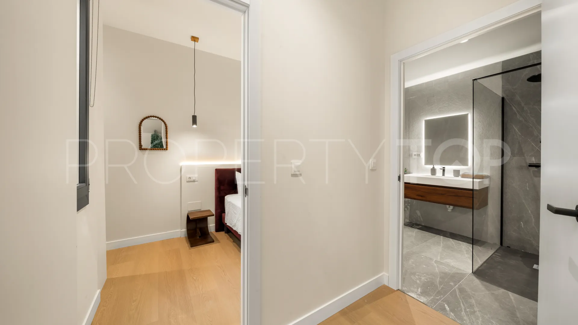 For sale Malaga building with 6 bedrooms