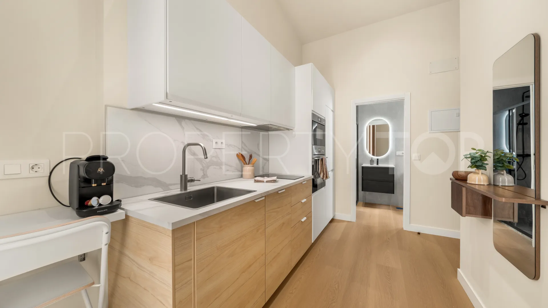For sale Malaga building with 6 bedrooms