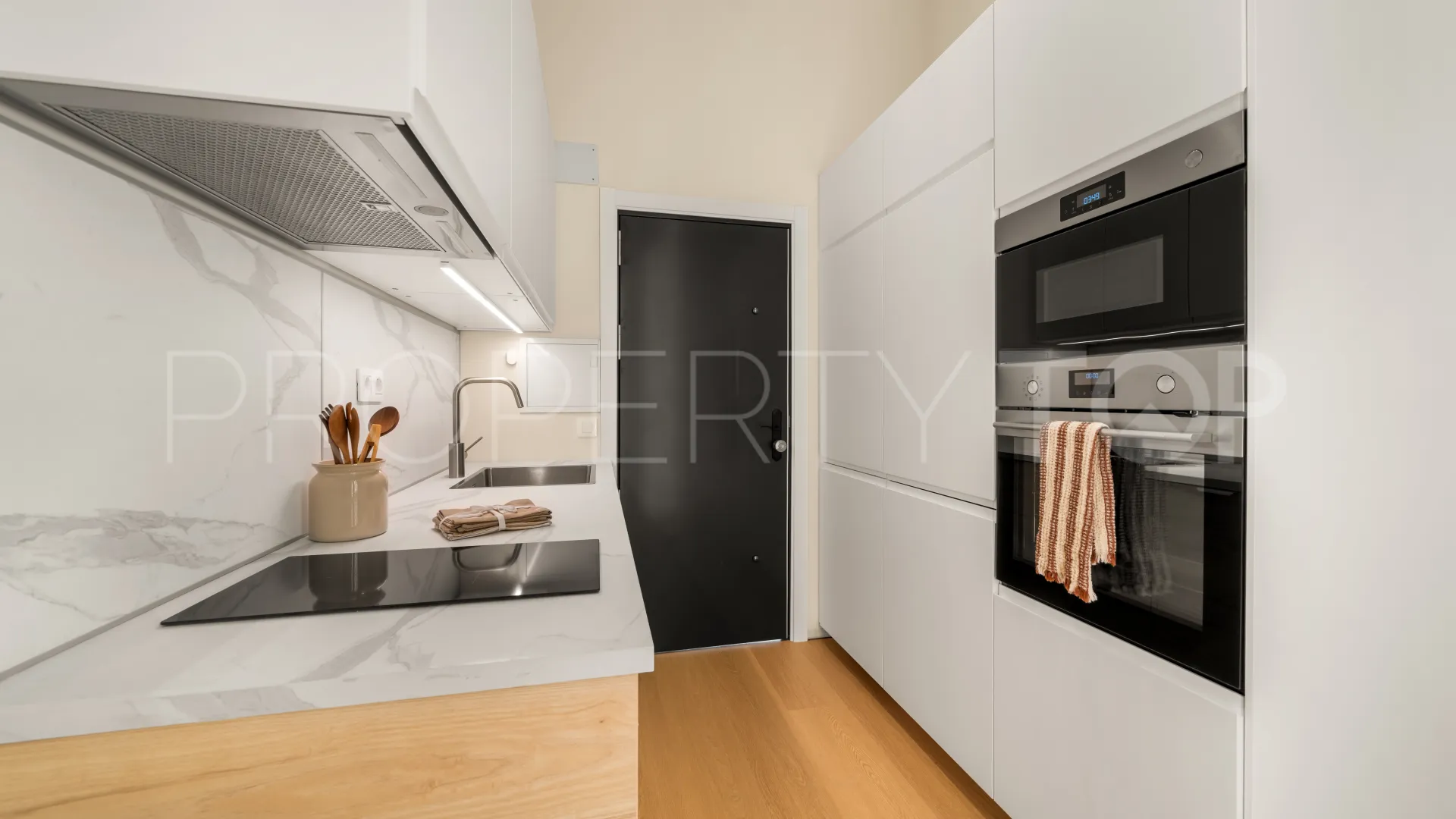 For sale Malaga building with 6 bedrooms