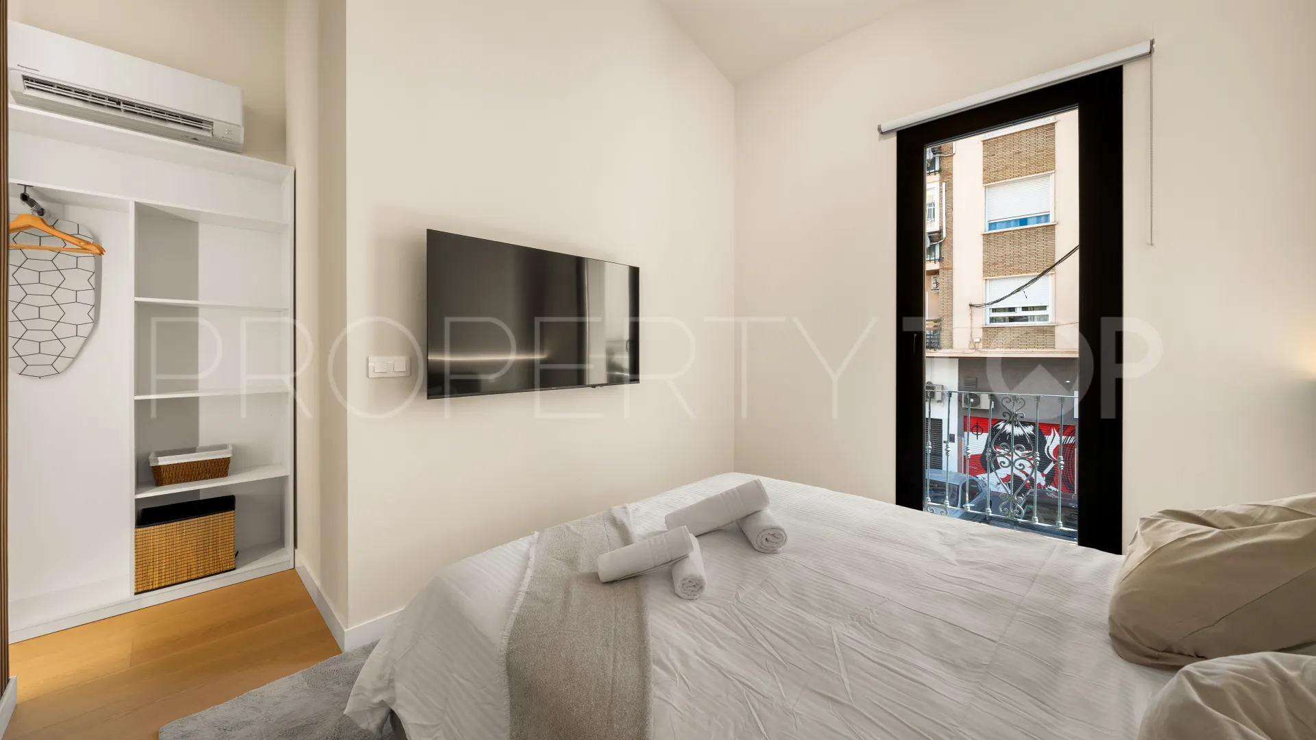 For sale Malaga building with 6 bedrooms