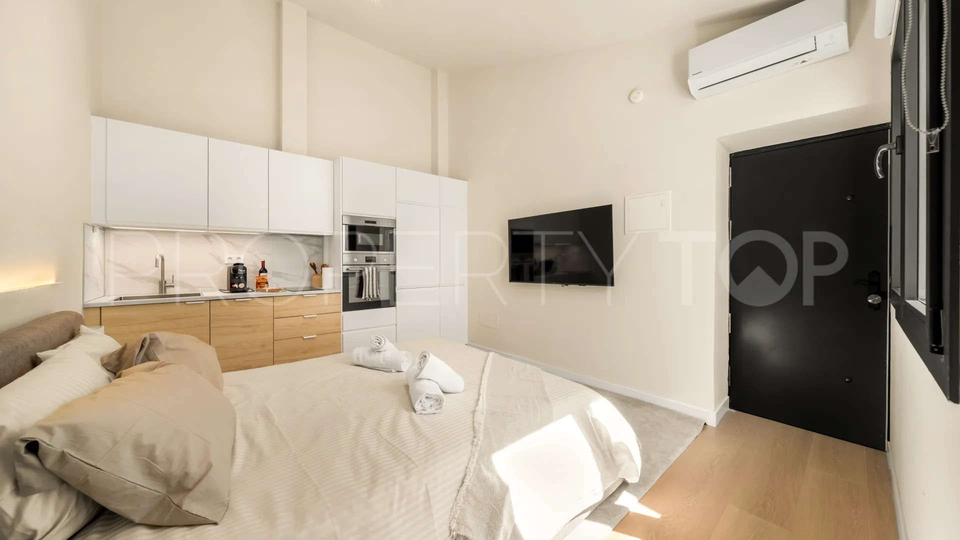 For sale Malaga building with 6 bedrooms