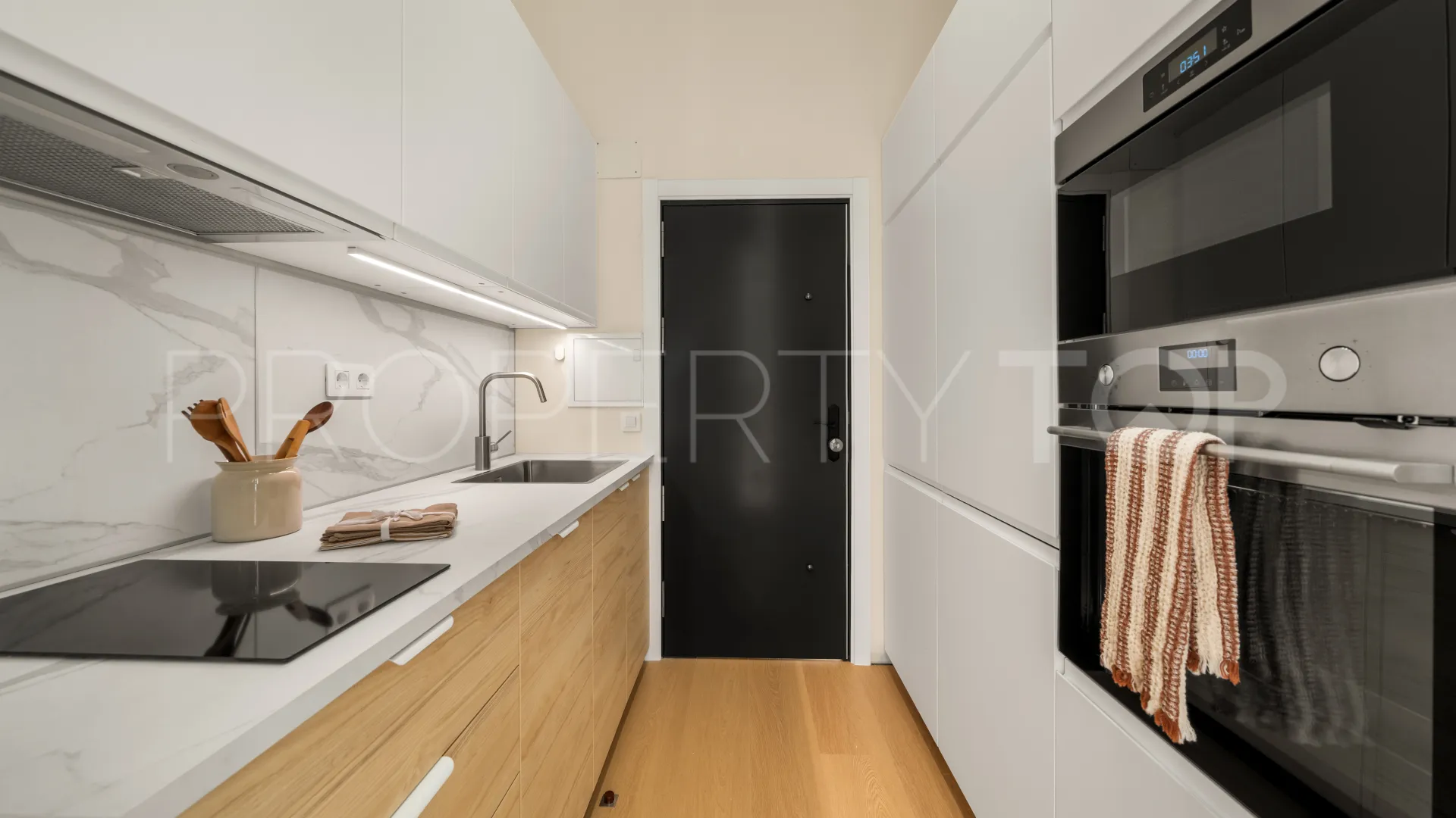 For sale Malaga building with 6 bedrooms