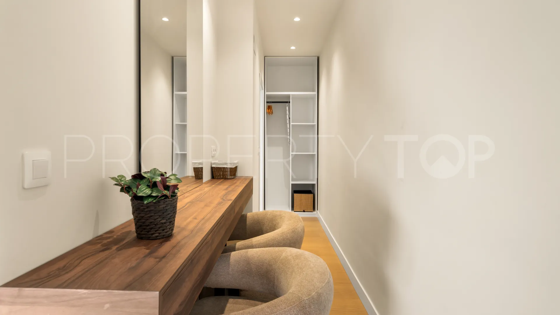 For sale Malaga building with 6 bedrooms