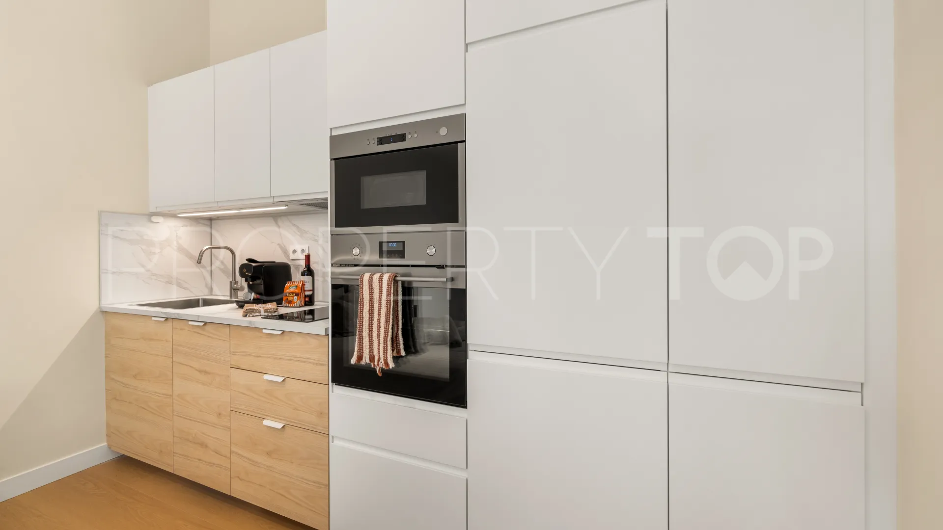For sale Malaga building with 6 bedrooms