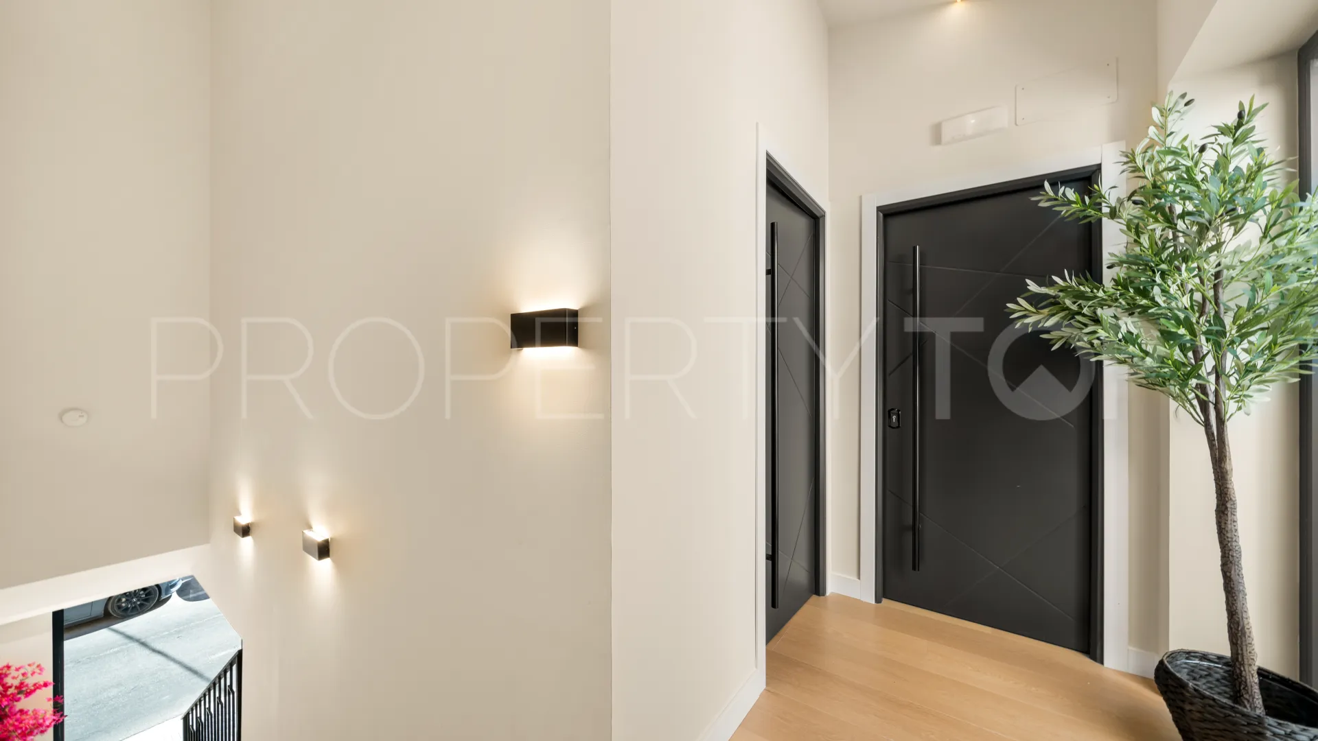 For sale Malaga building with 6 bedrooms