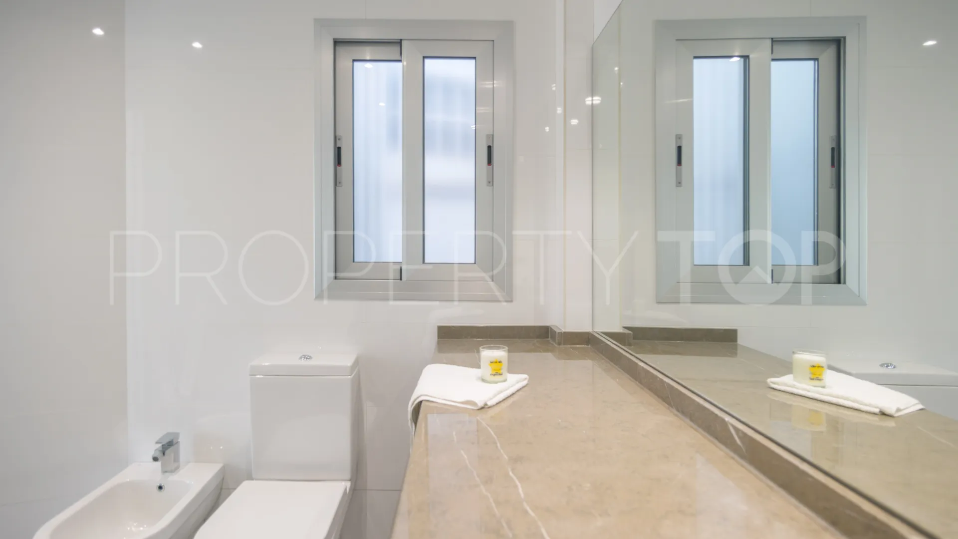 For sale apartment with 2 bedrooms in Malaga