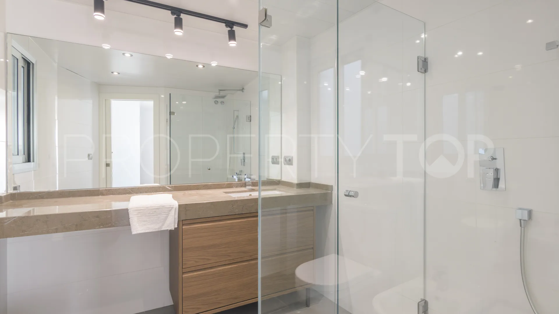 For sale apartment with 2 bedrooms in Malaga
