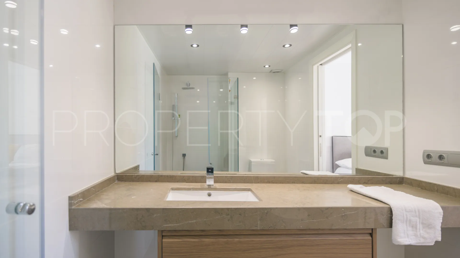 For sale apartment with 2 bedrooms in Malaga