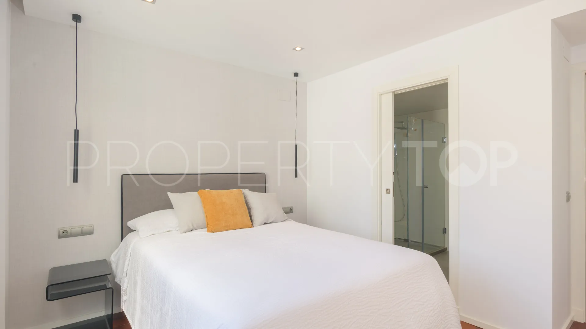 For sale apartment with 2 bedrooms in Malaga