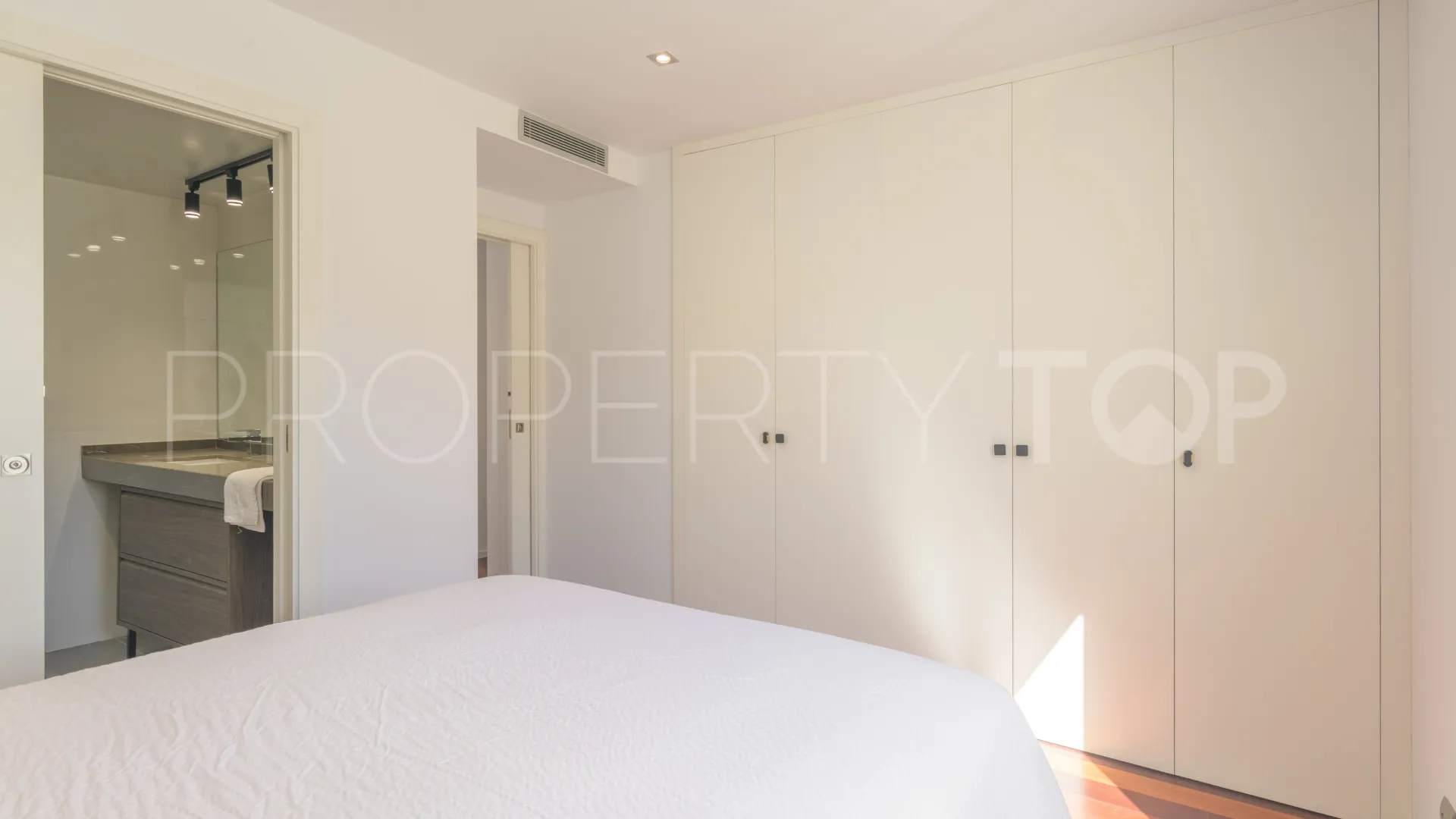 For sale apartment with 2 bedrooms in Malaga