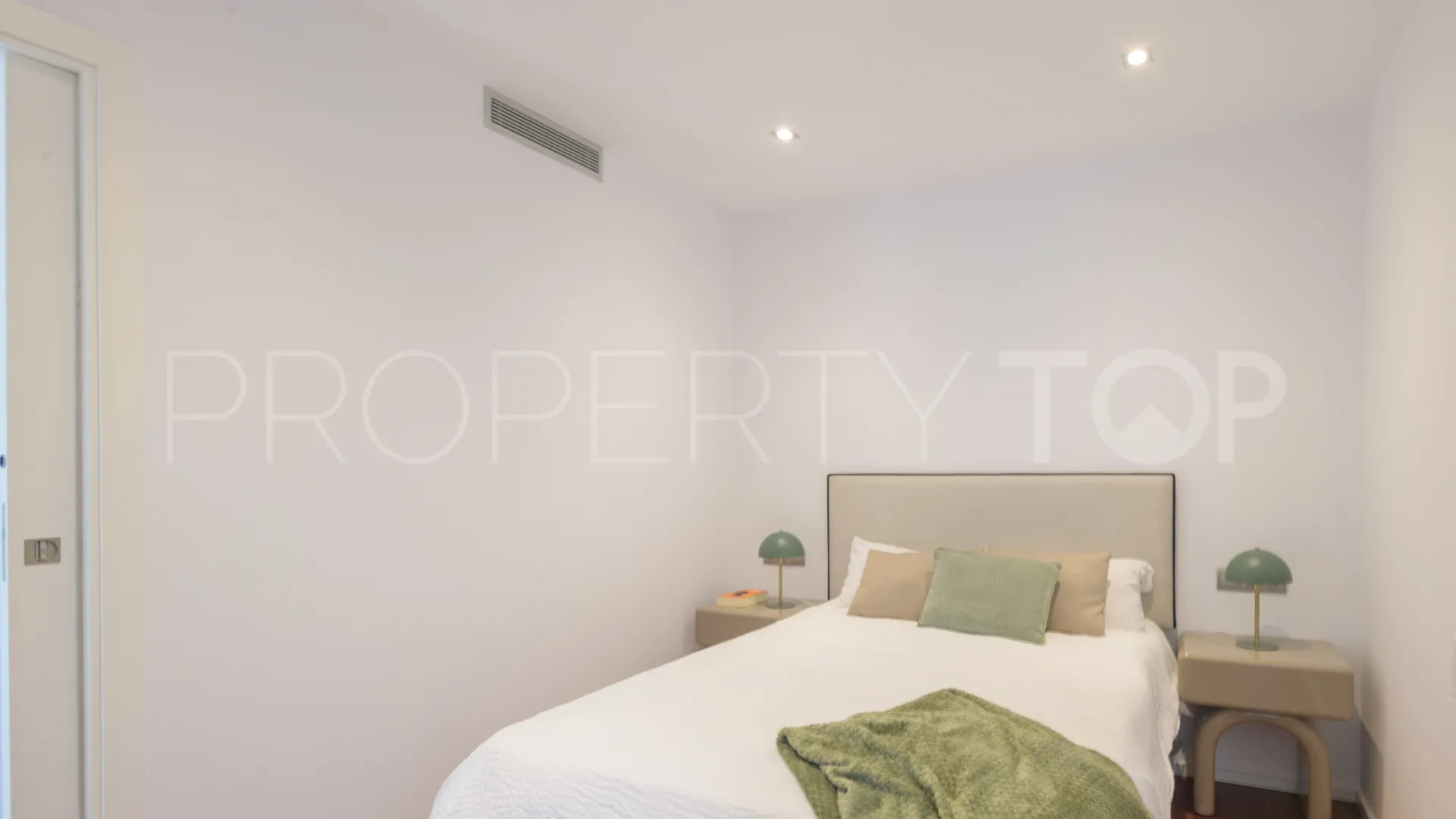 For sale apartment with 2 bedrooms in Malaga