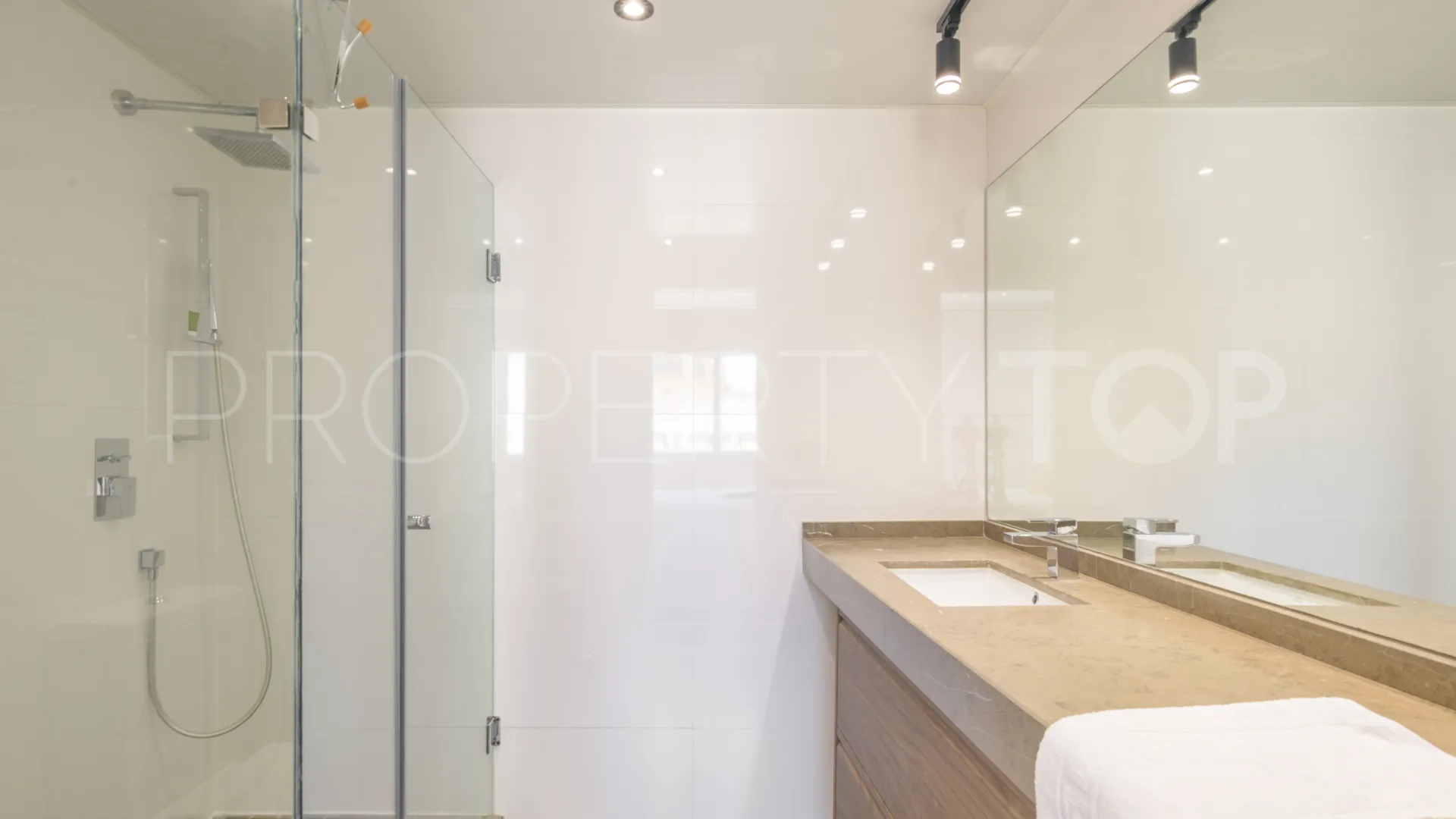 For sale apartment with 2 bedrooms in Malaga