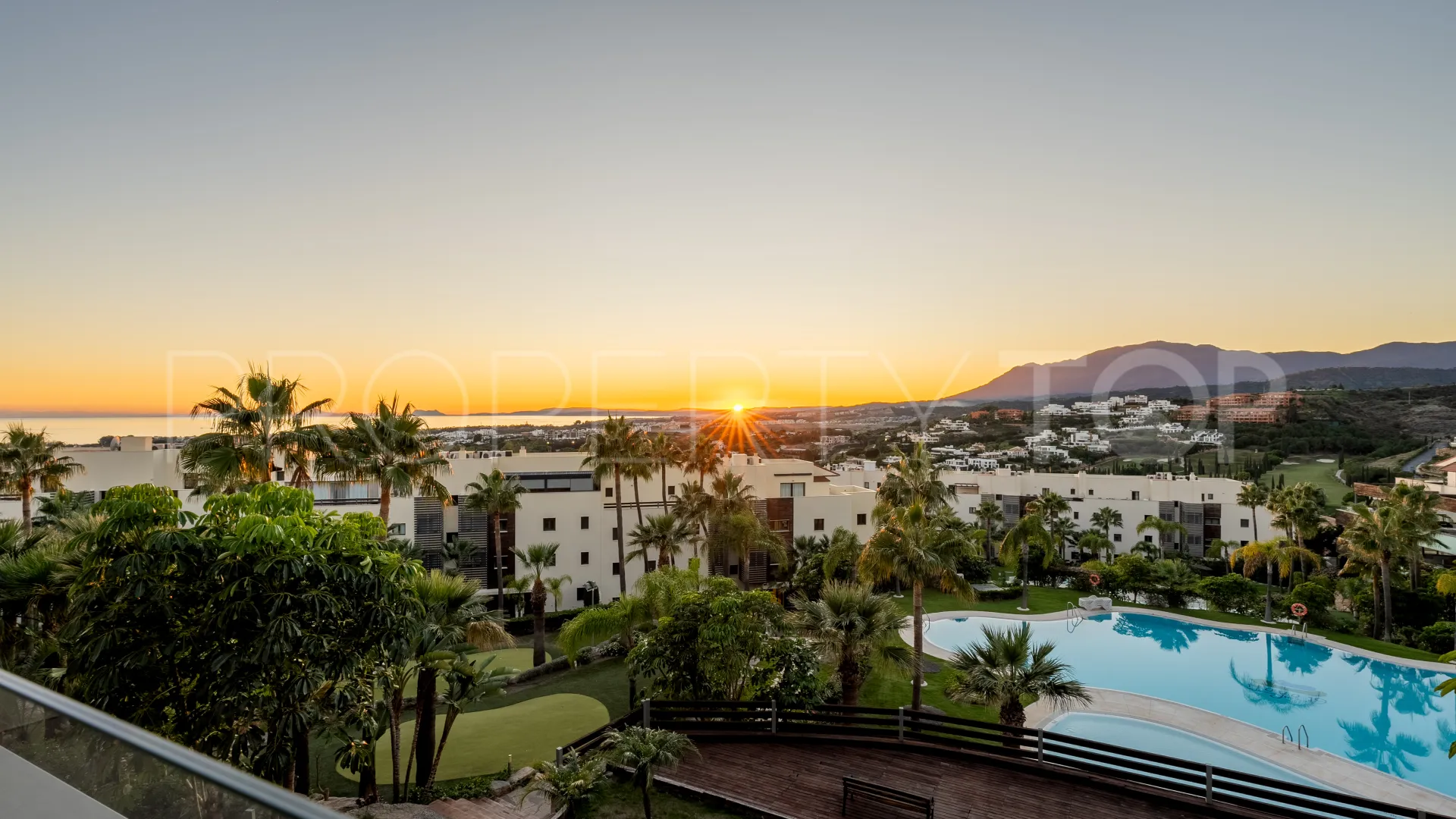 Benahavis apartment for sale
