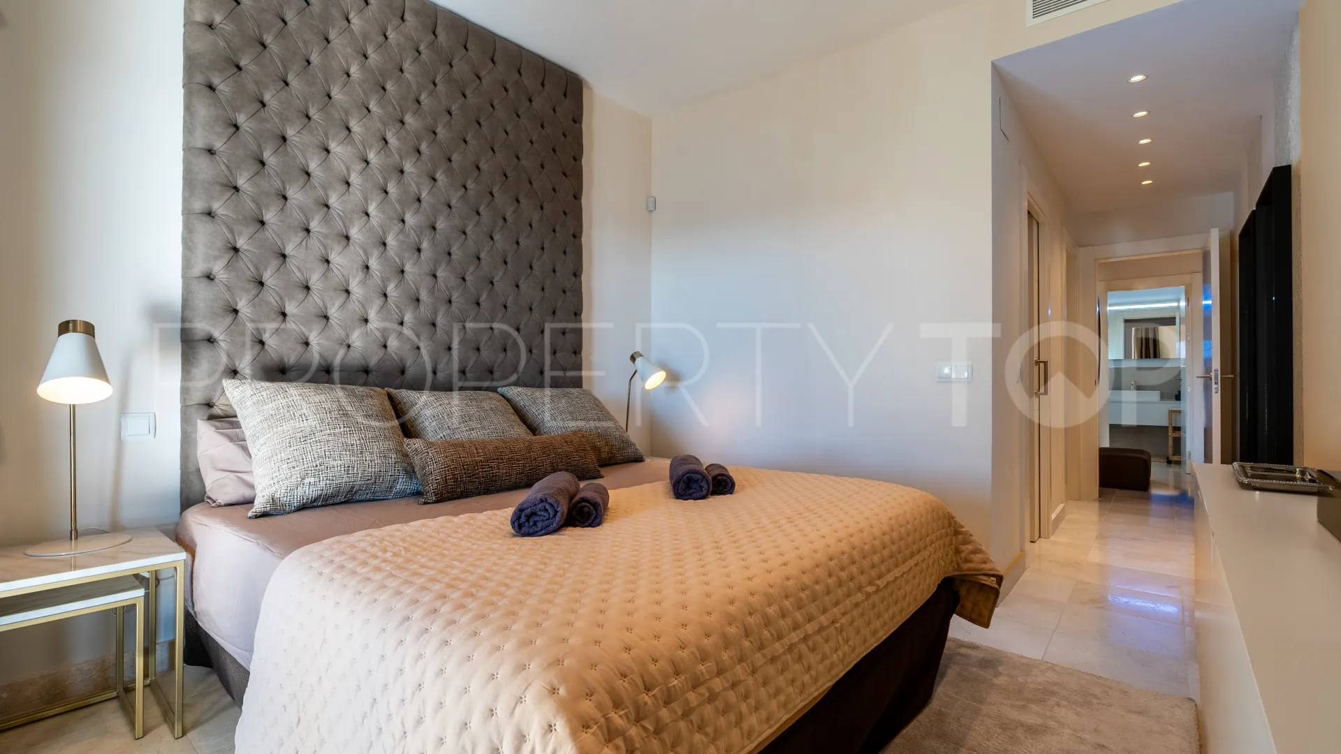 Benahavis apartment for sale