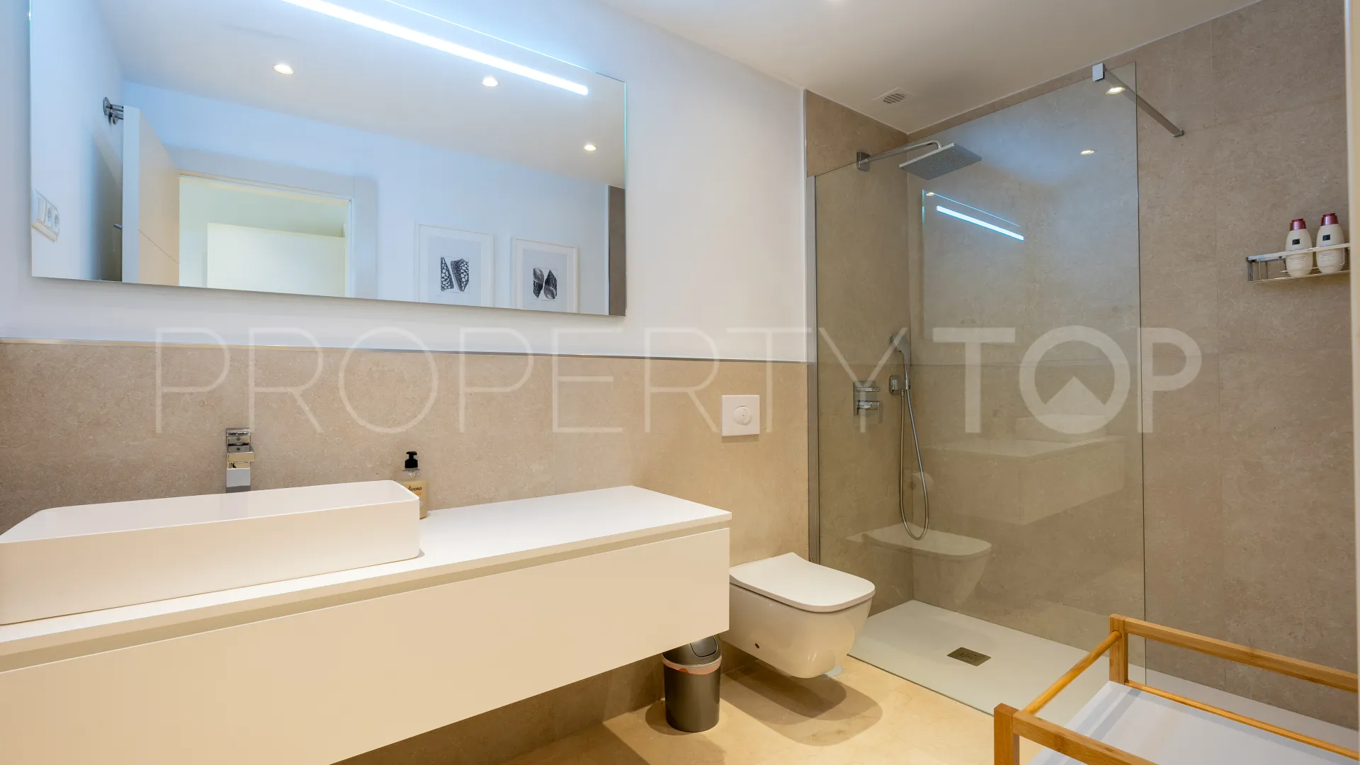 Benahavis apartment for sale