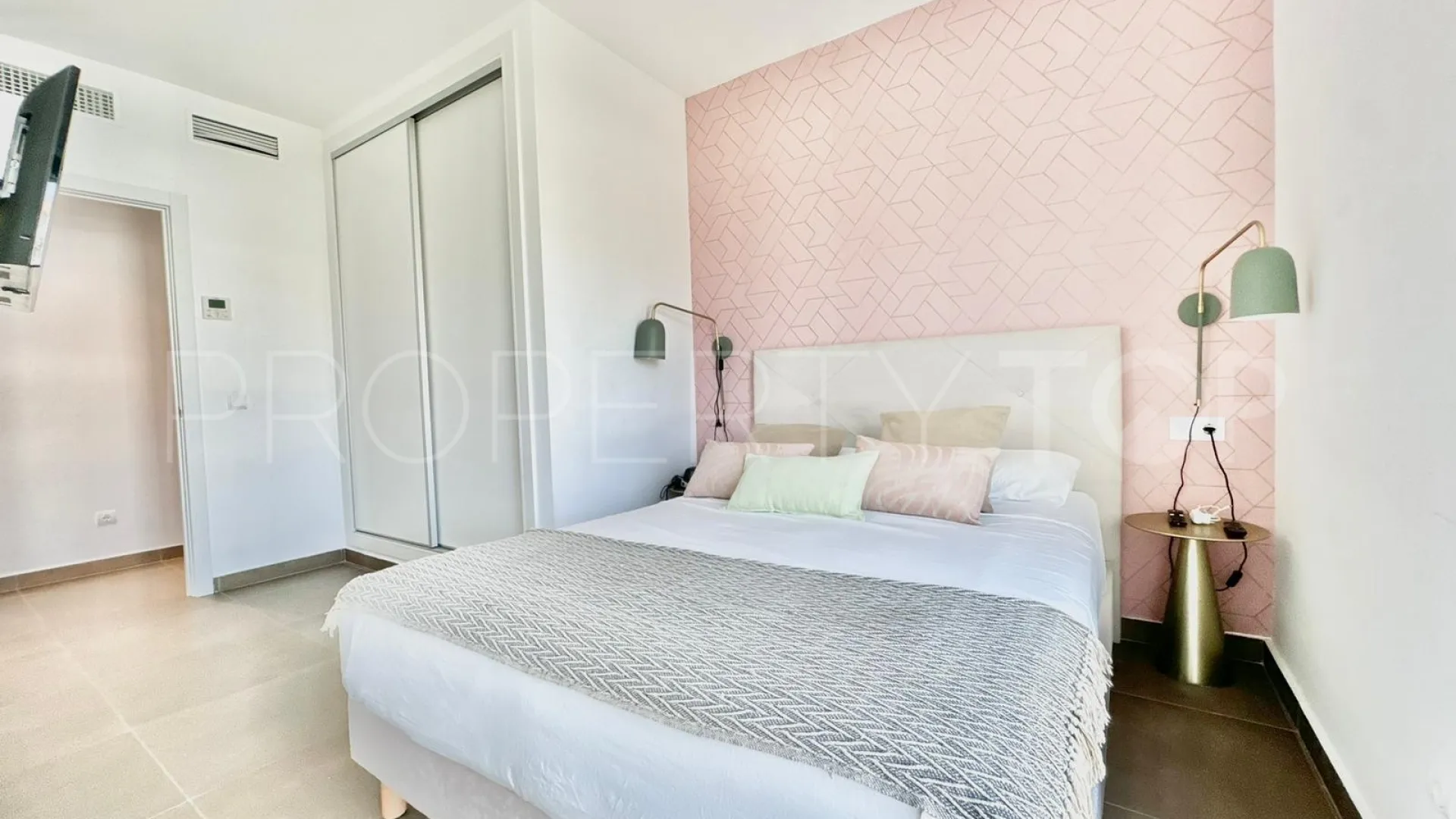 For sale Puerto apartment with 3 bedrooms