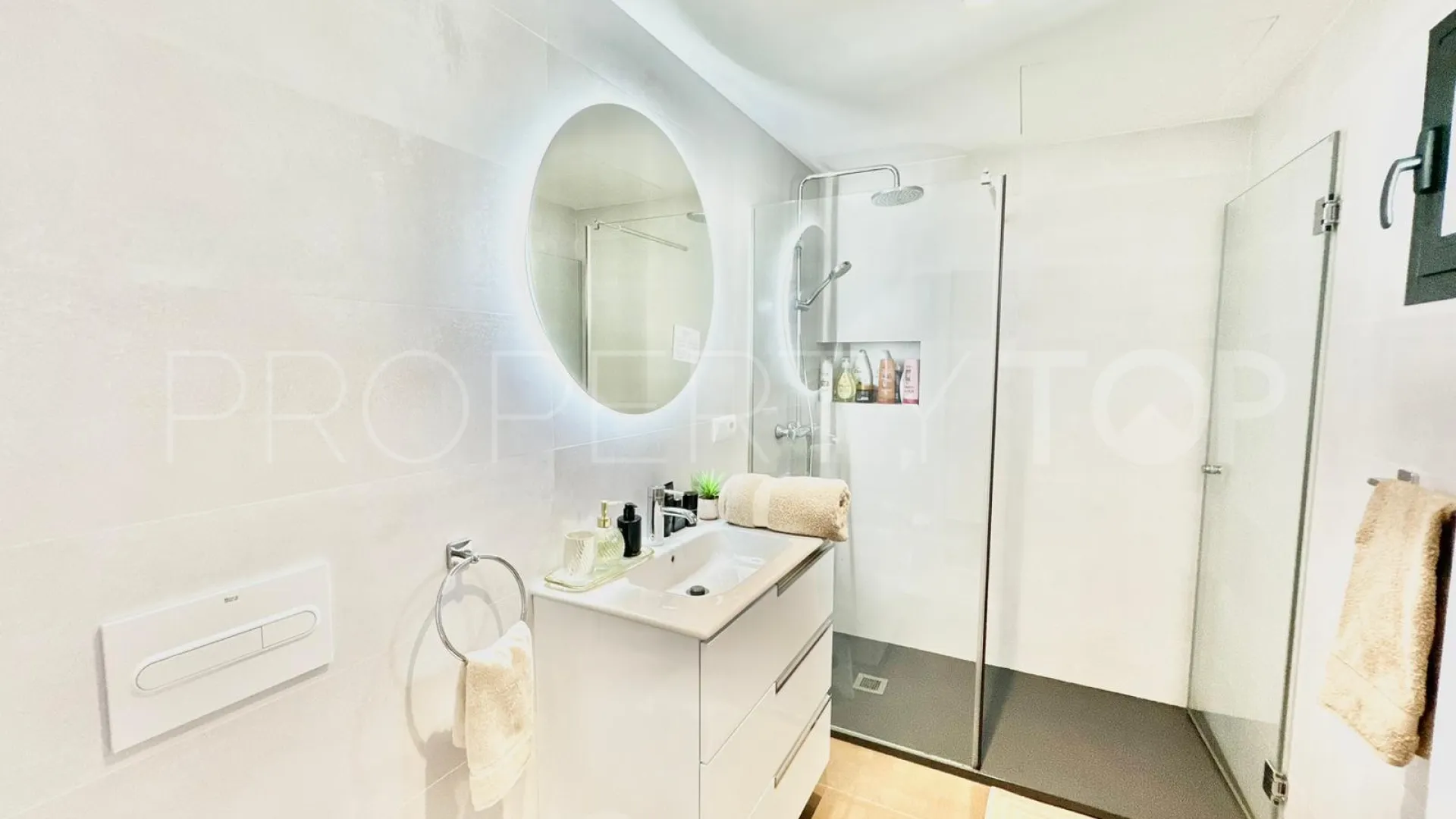 For sale Puerto apartment with 3 bedrooms