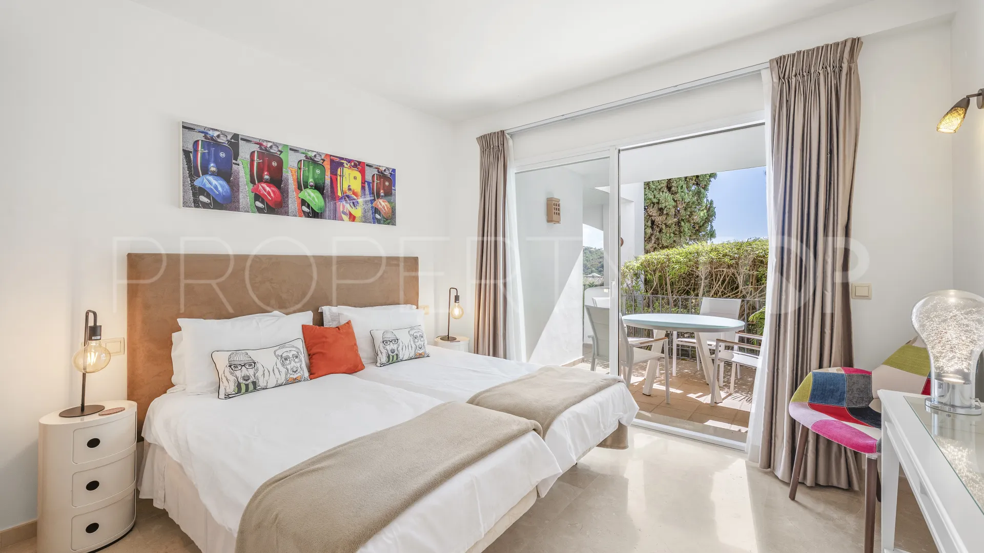 Apartamento planta baja en venta con 3 dormitorios en Altos de La Quinta