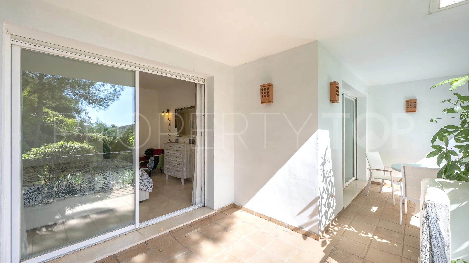 Apartamento planta baja en venta con 3 dormitorios en Altos de La Quinta