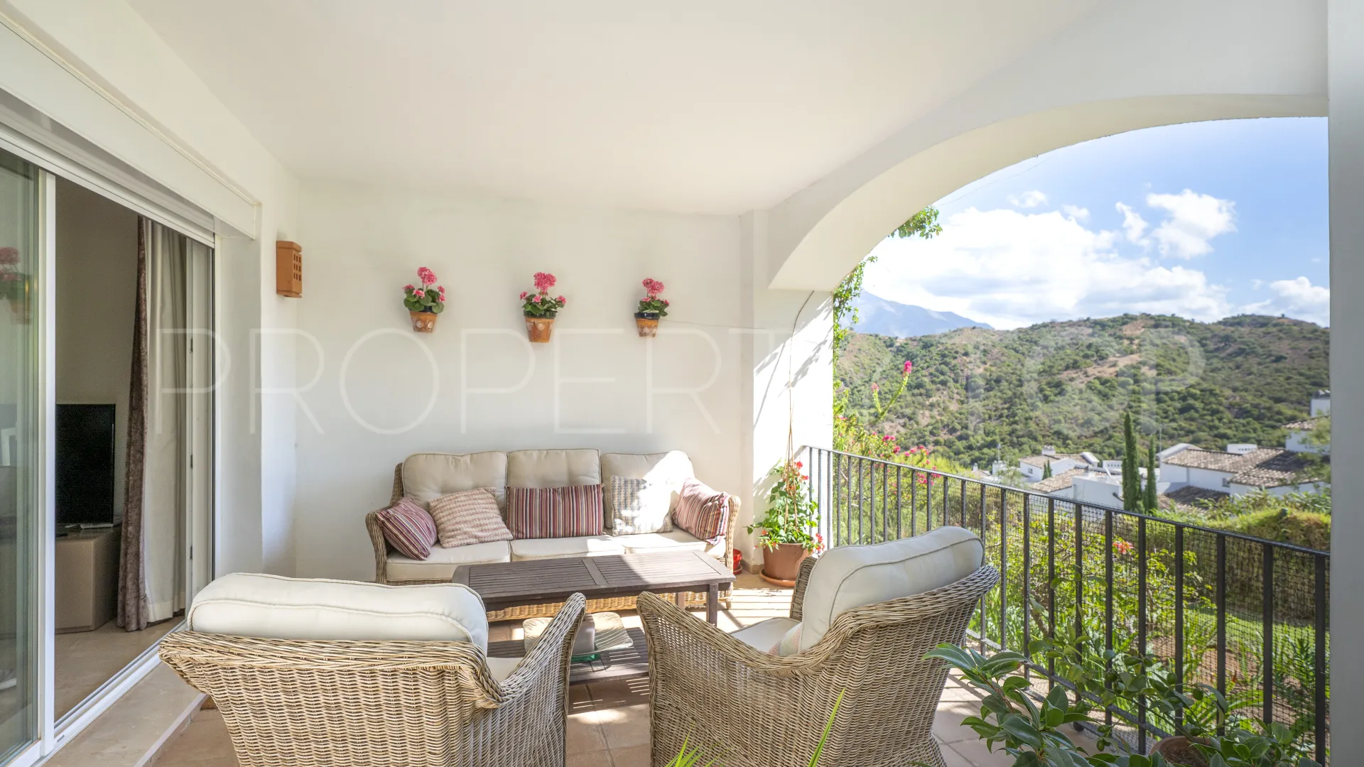 Apartamento planta baja en venta con 3 dormitorios en Altos de La Quinta