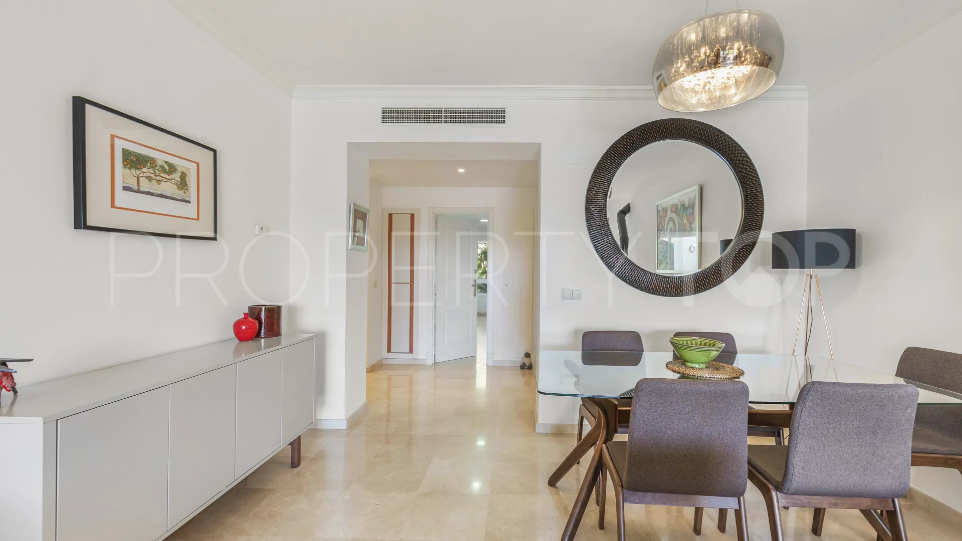 Apartamento planta baja en venta con 3 dormitorios en Altos de La Quinta