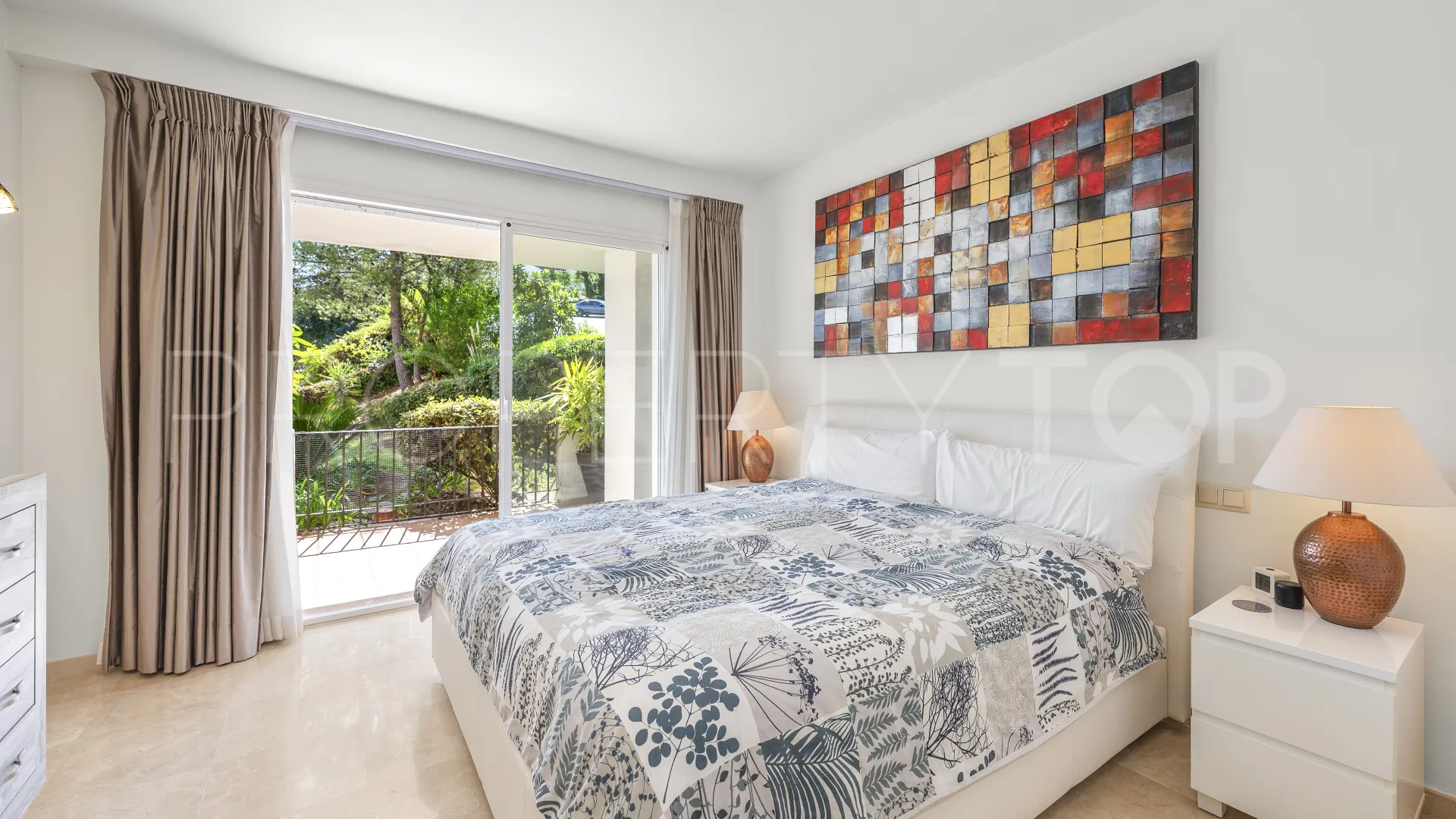 Apartamento planta baja en venta con 3 dormitorios en Altos de La Quinta