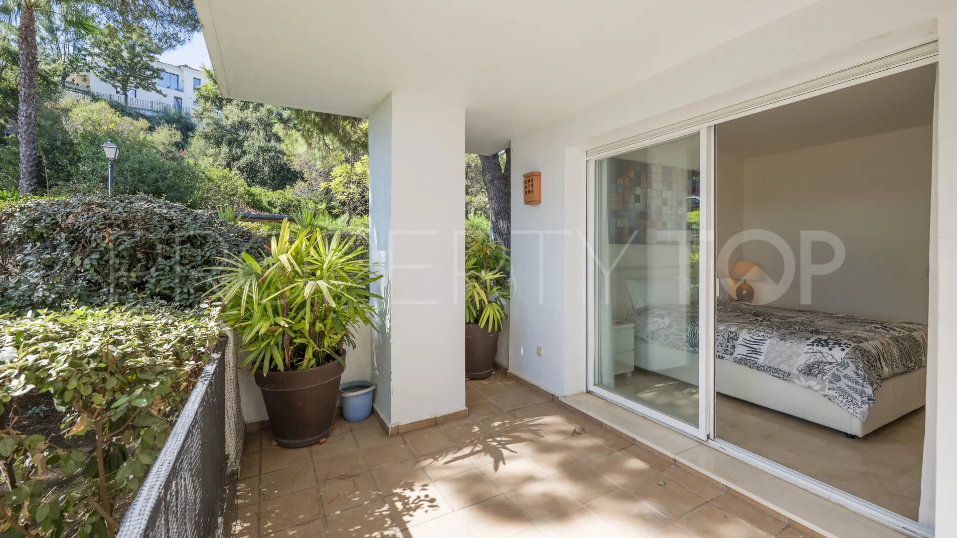 Apartamento planta baja en venta con 3 dormitorios en Altos de La Quinta