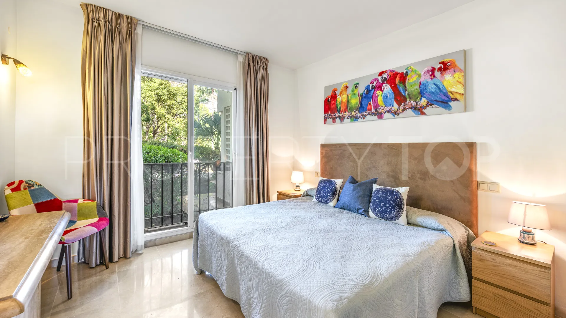 Apartamento planta baja en venta con 3 dormitorios en Altos de La Quinta