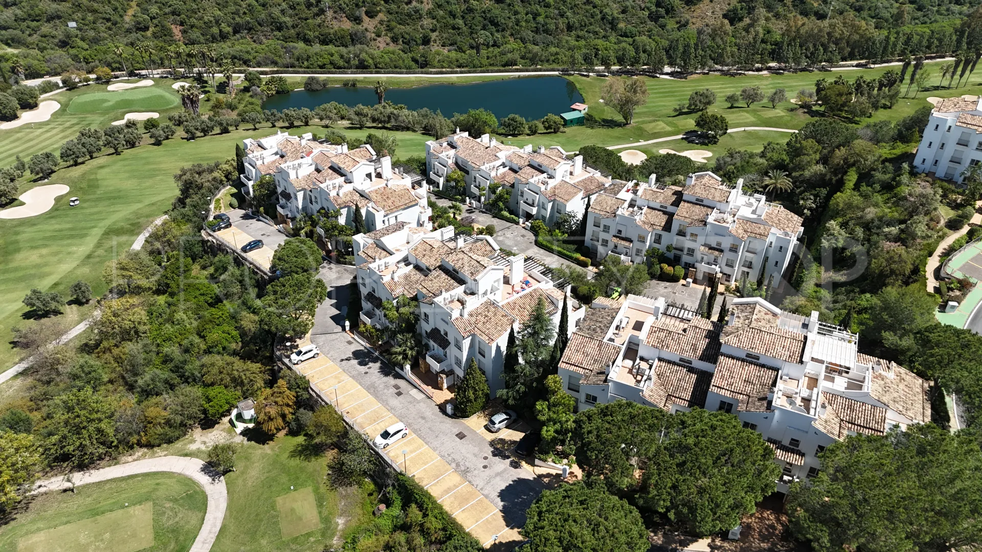 Apartamento planta baja en venta con 3 dormitorios en Altos de La Quinta
