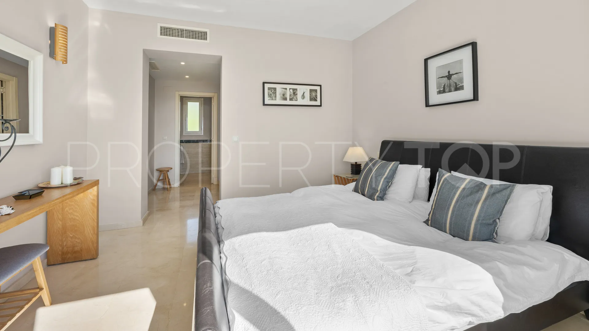 Penthouse for sale in Altos de La Quinta