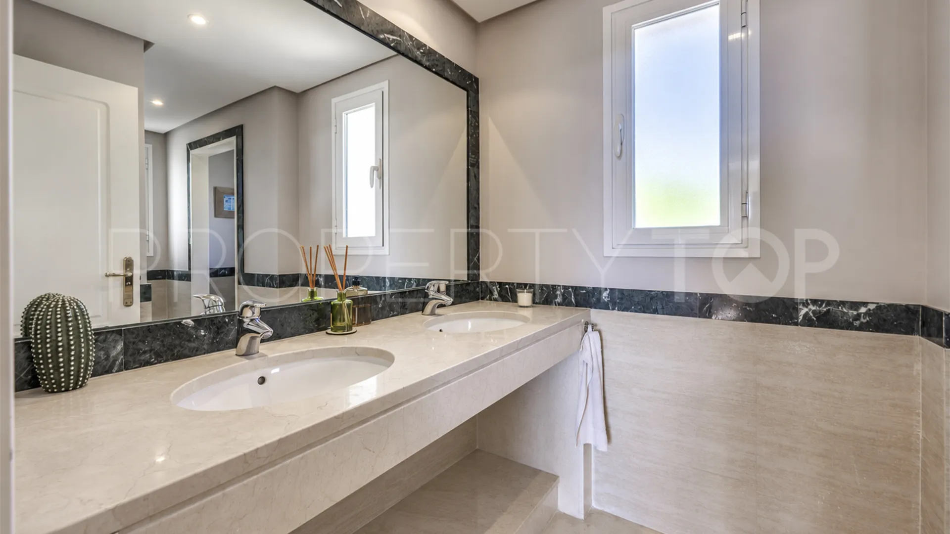 Penthouse for sale in Altos de La Quinta