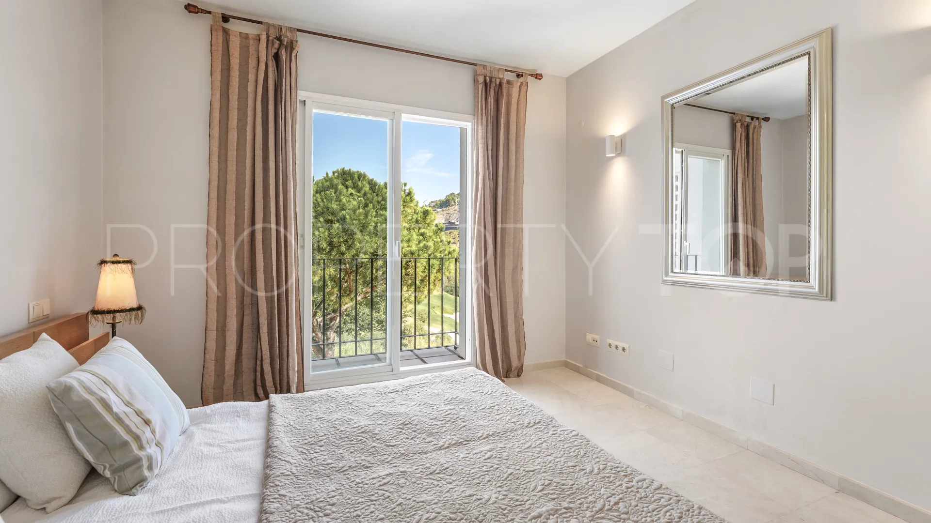 Penthouse for sale in Altos de La Quinta
