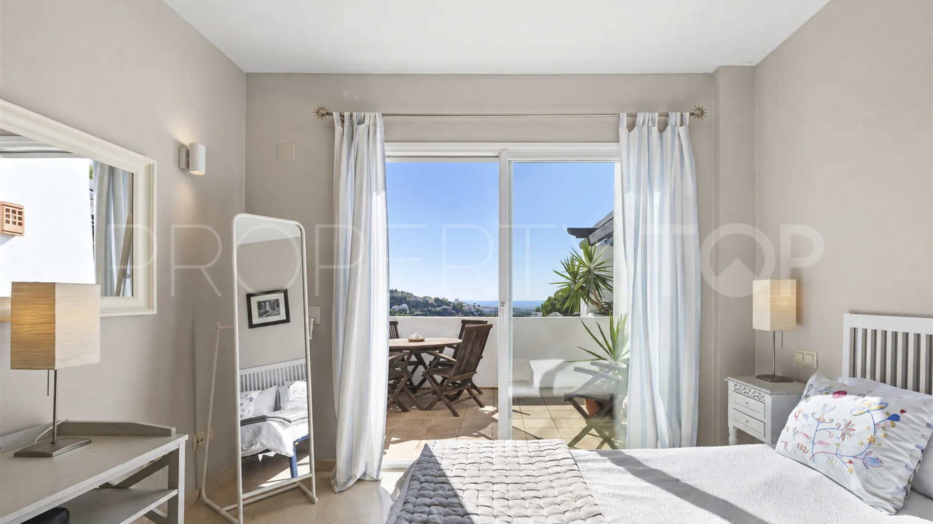 Penthouse for sale in Altos de La Quinta
