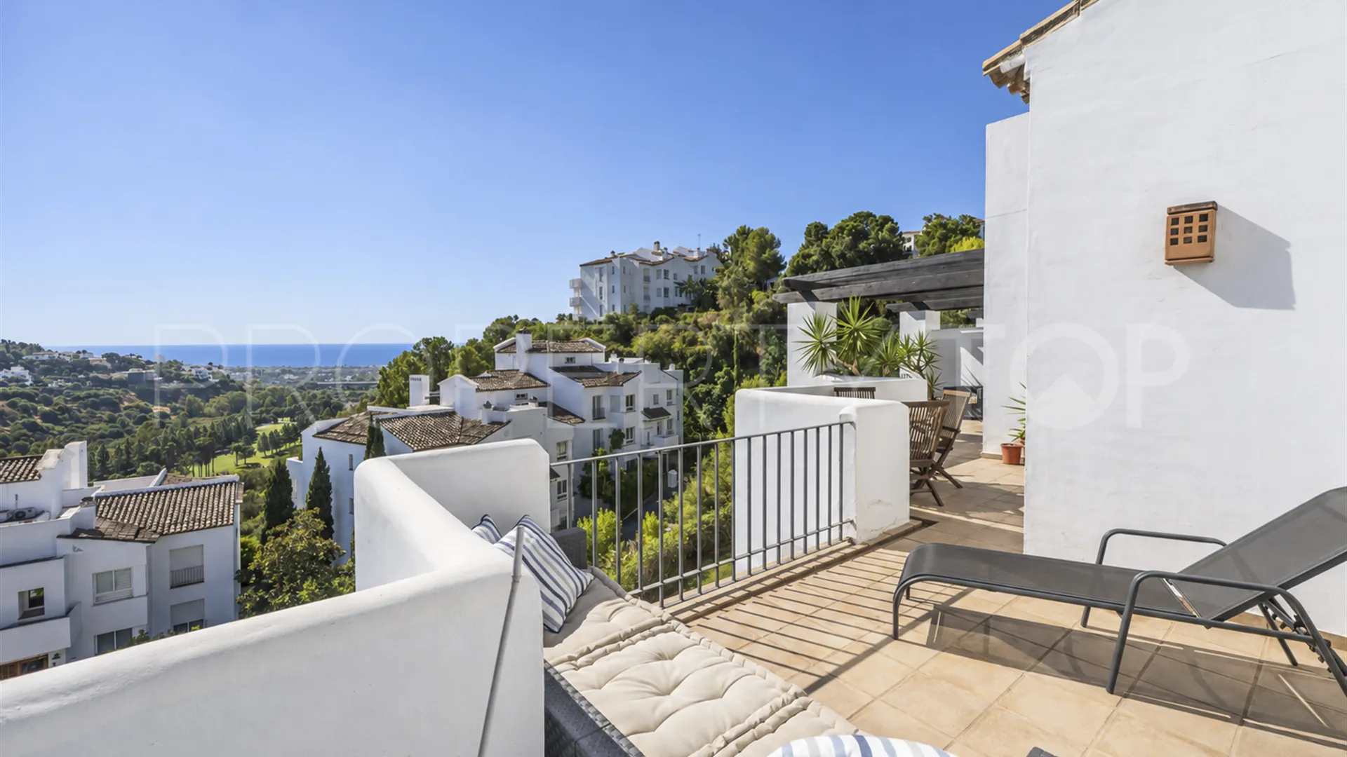 Penthouse for sale in Altos de La Quinta