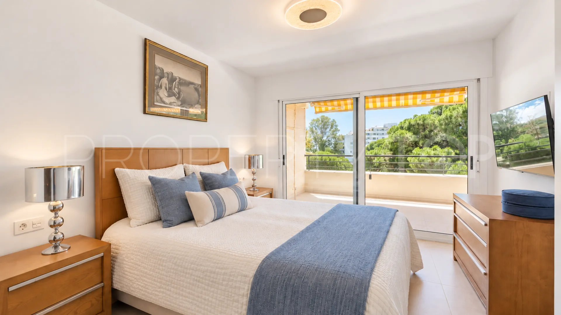 4 bedrooms duplex penthouse in Guadalmina Alta for sale