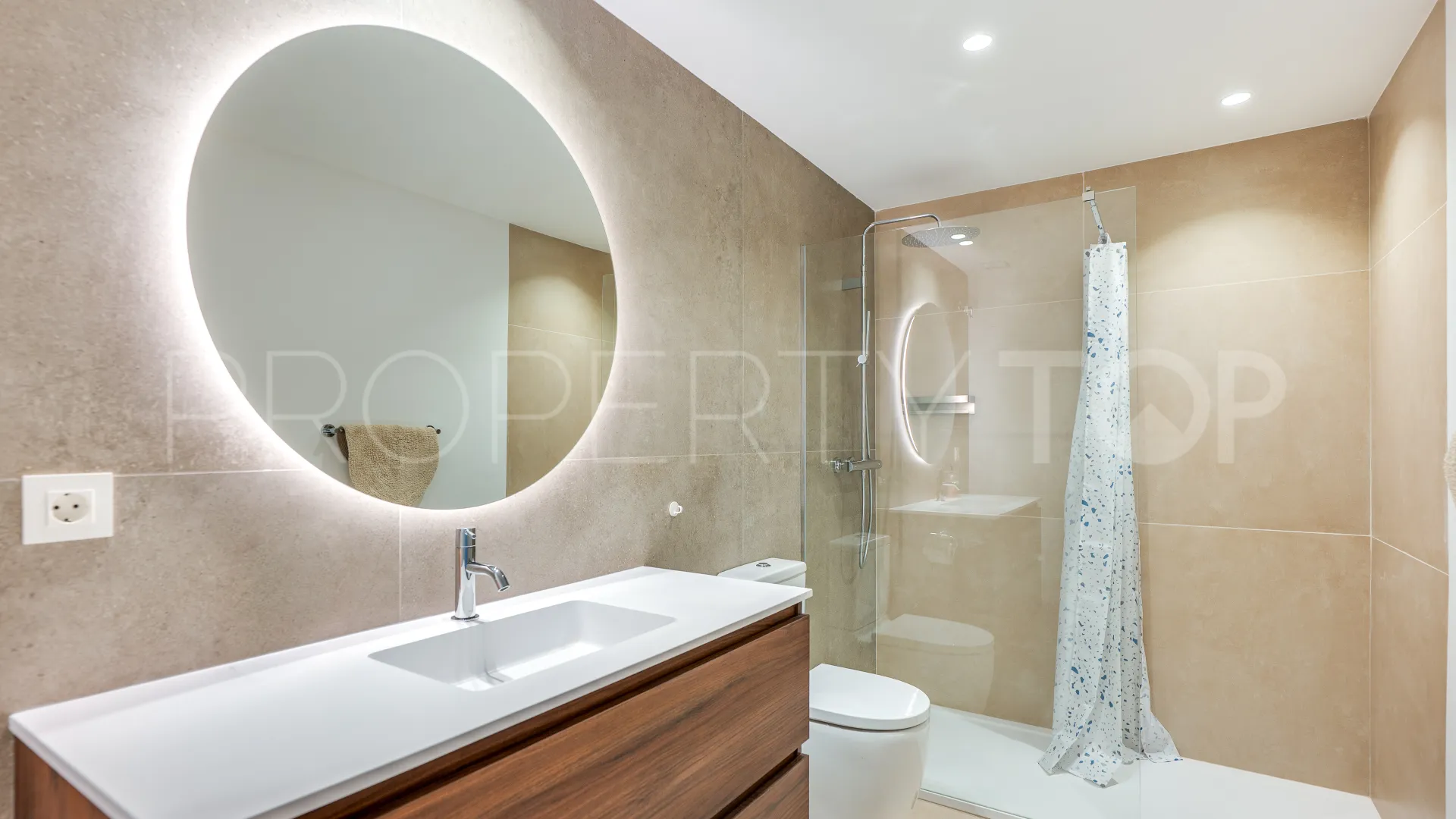 4 bedrooms duplex penthouse in Guadalmina Alta for sale