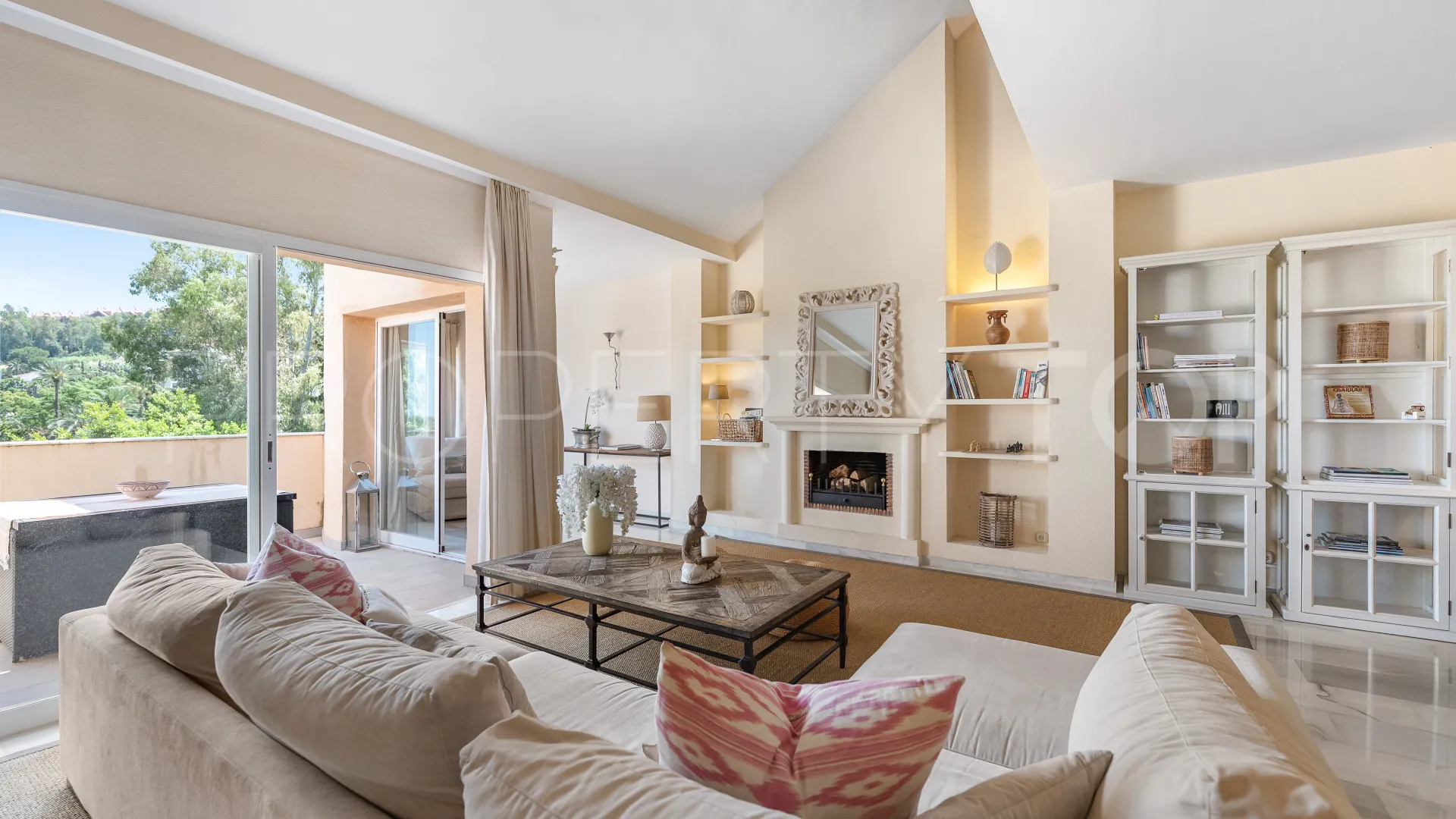 Country Club Las Brisas duplex penthouse for sale