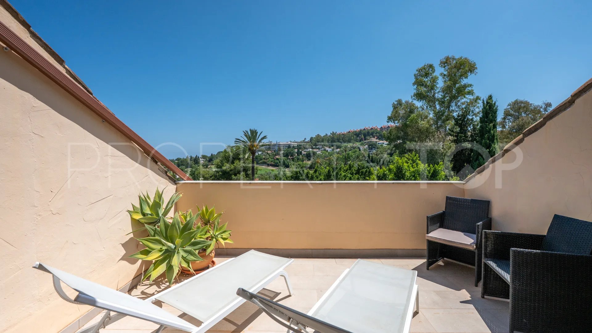 Country Club Las Brisas duplex penthouse for sale