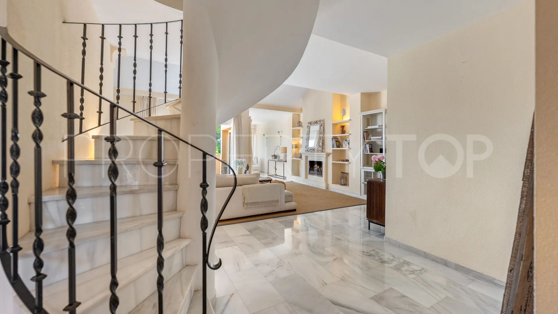 Country Club Las Brisas duplex penthouse for sale