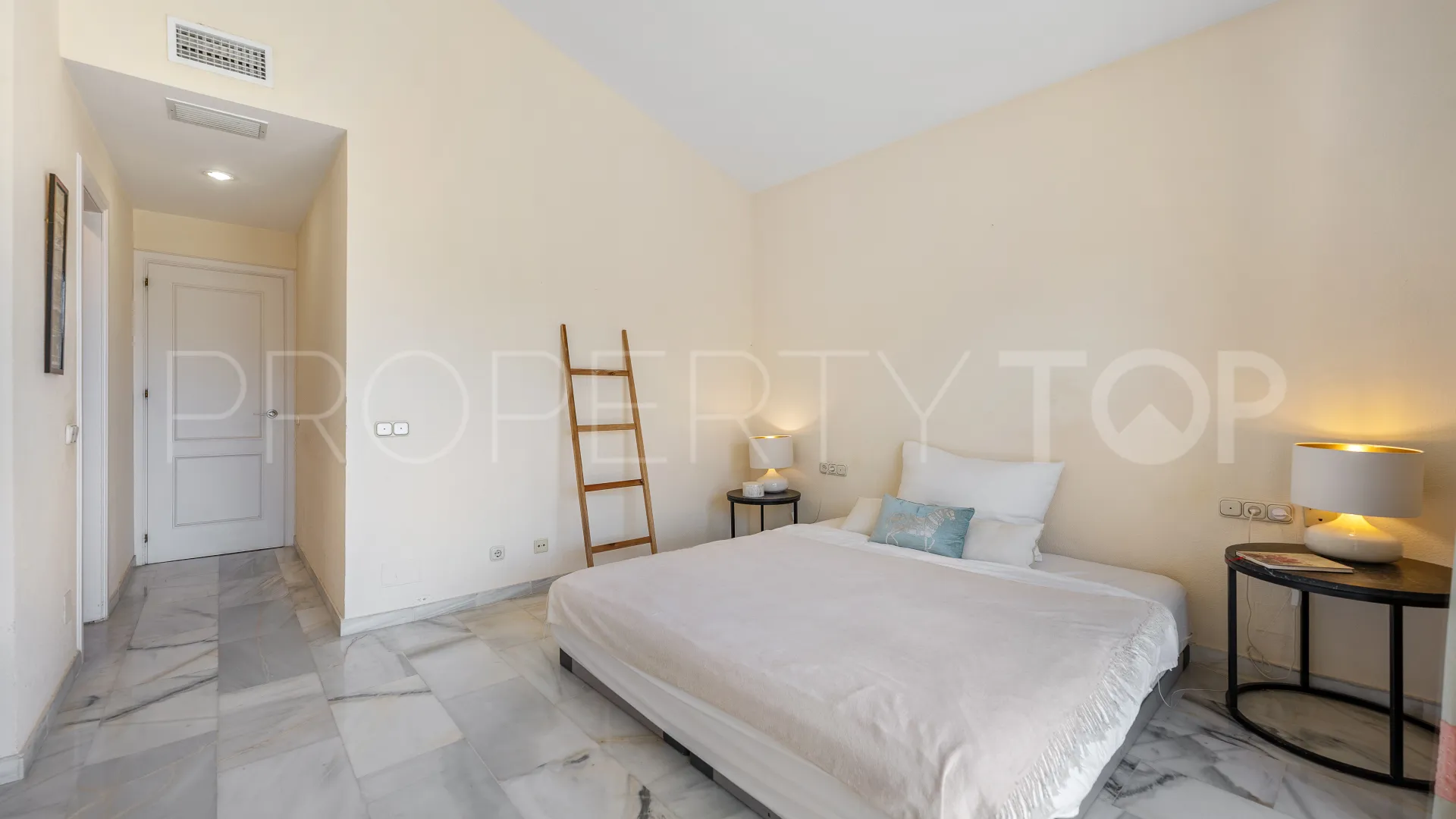 Country Club Las Brisas duplex penthouse for sale