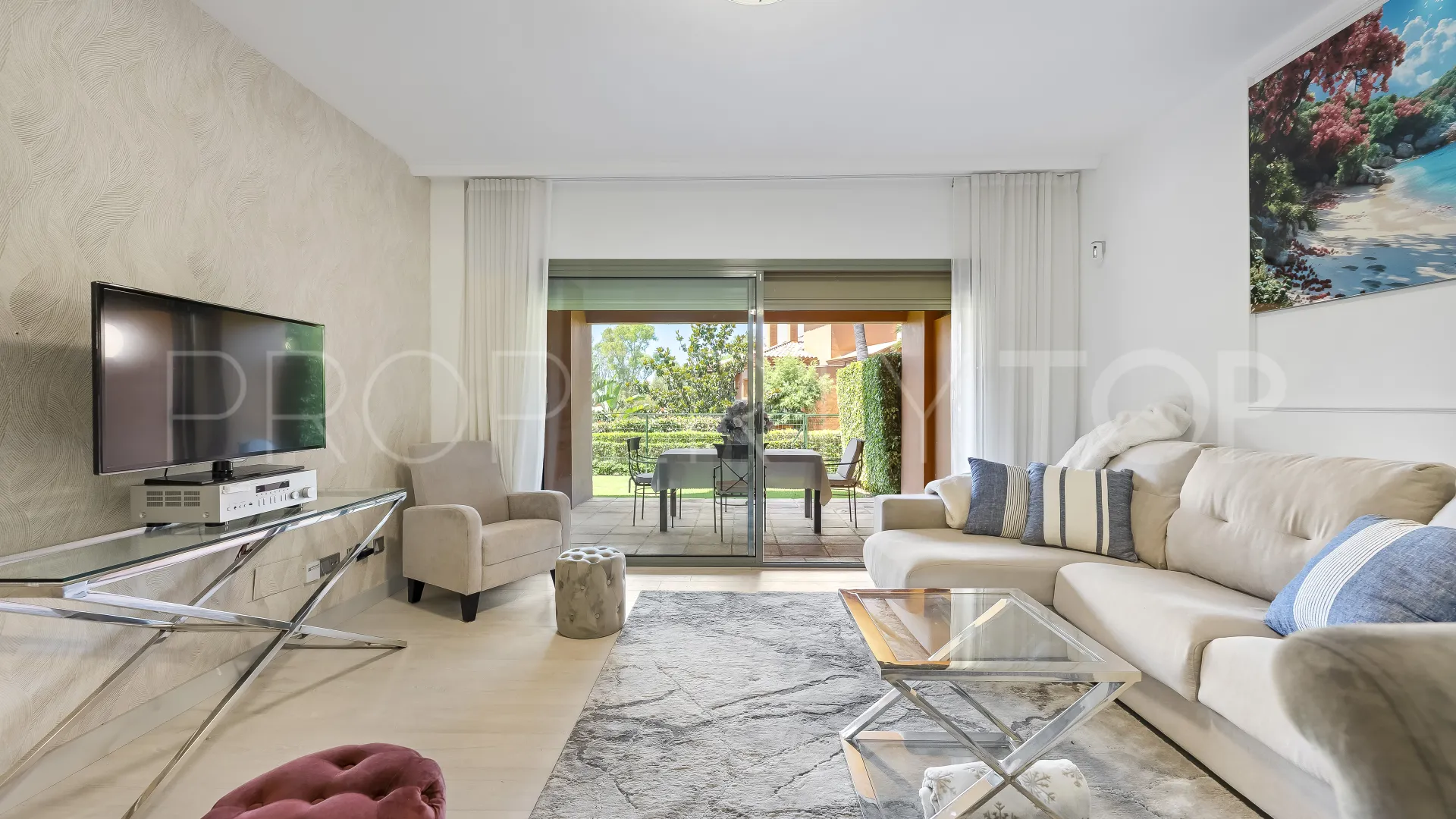 Ground floor apartment with 2 bedrooms for sale in Benatalaya