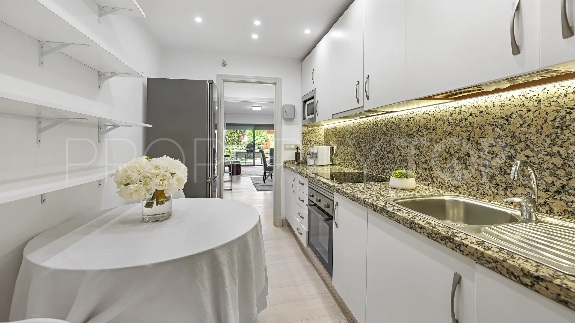 Ground floor apartment with 2 bedrooms for sale in Benatalaya