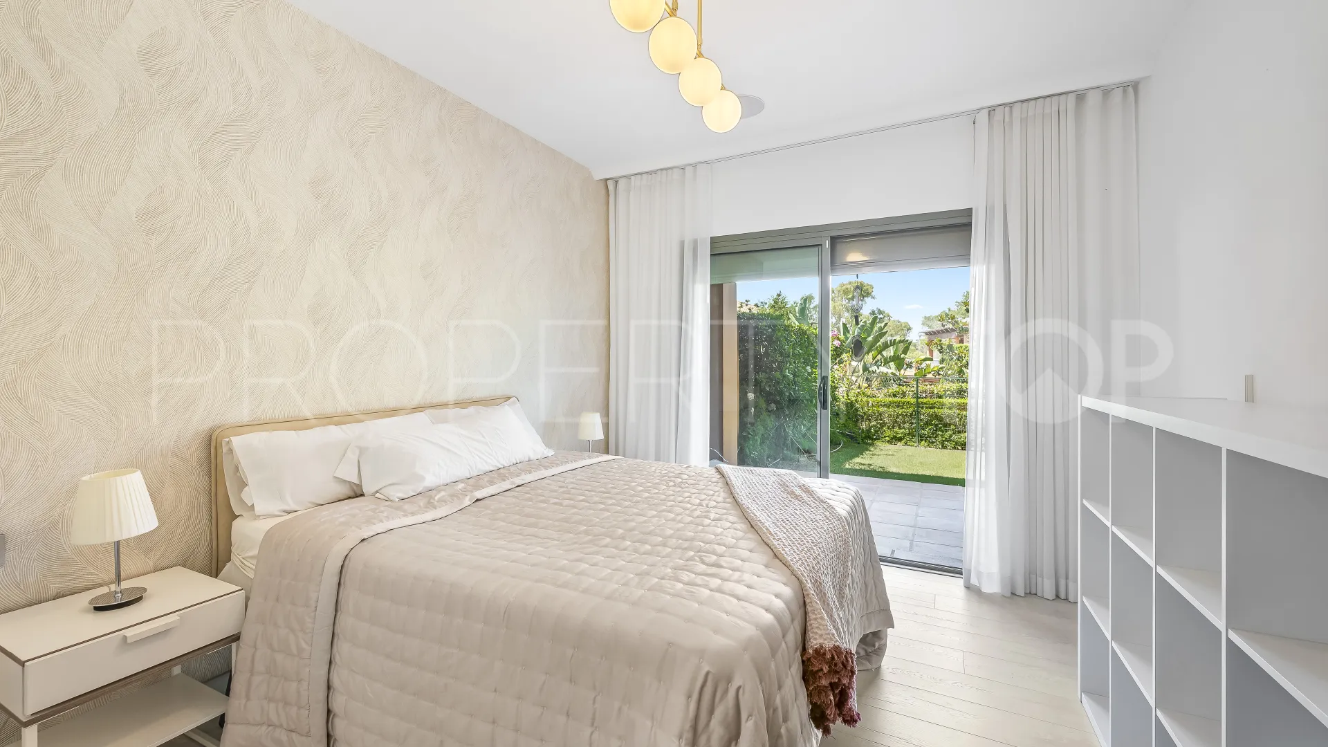 Ground floor apartment with 2 bedrooms for sale in Benatalaya
